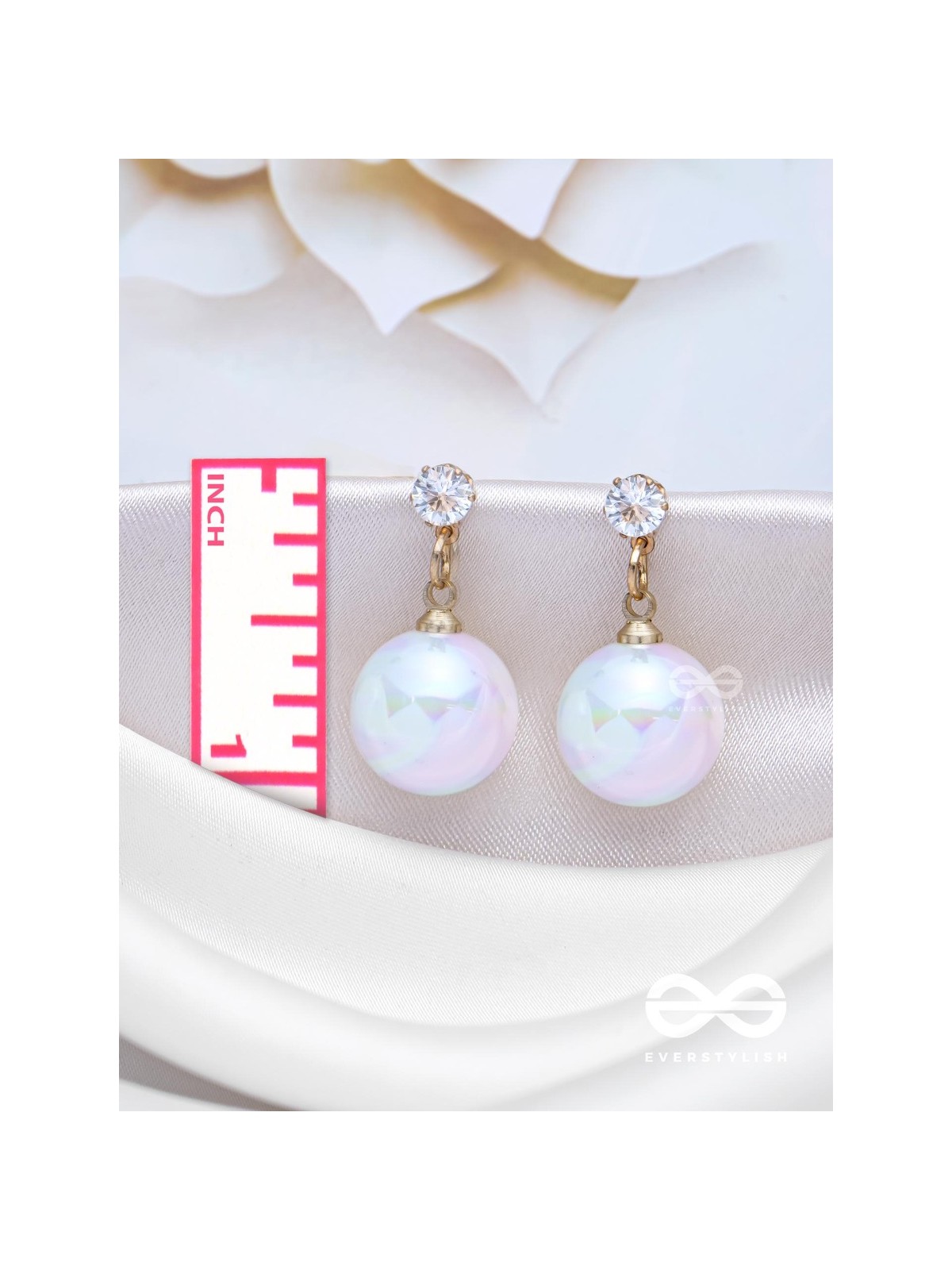 PEARLY MOONSHINE - GOLDEN EMBELLISHED EARRINGS