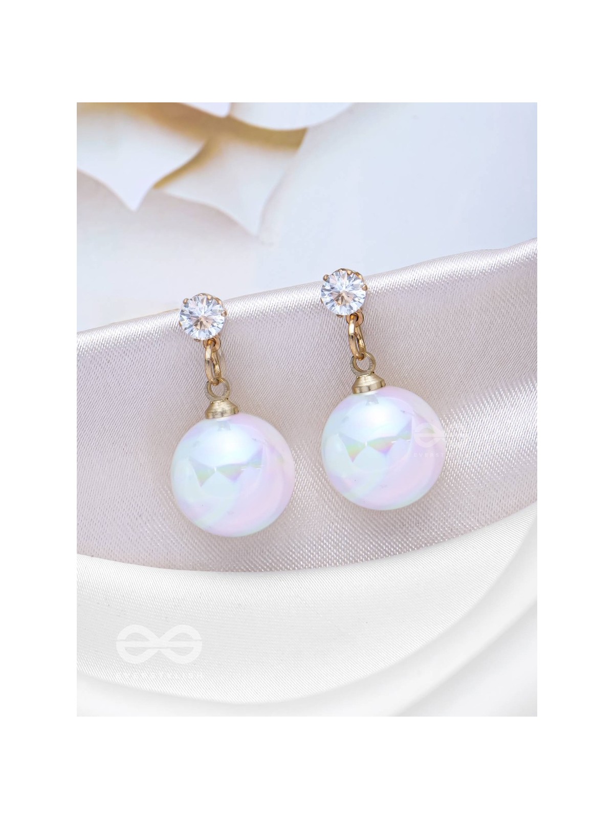 PEARLY MOONSHINE - GOLDEN EMBELLISHED EARRINGS
