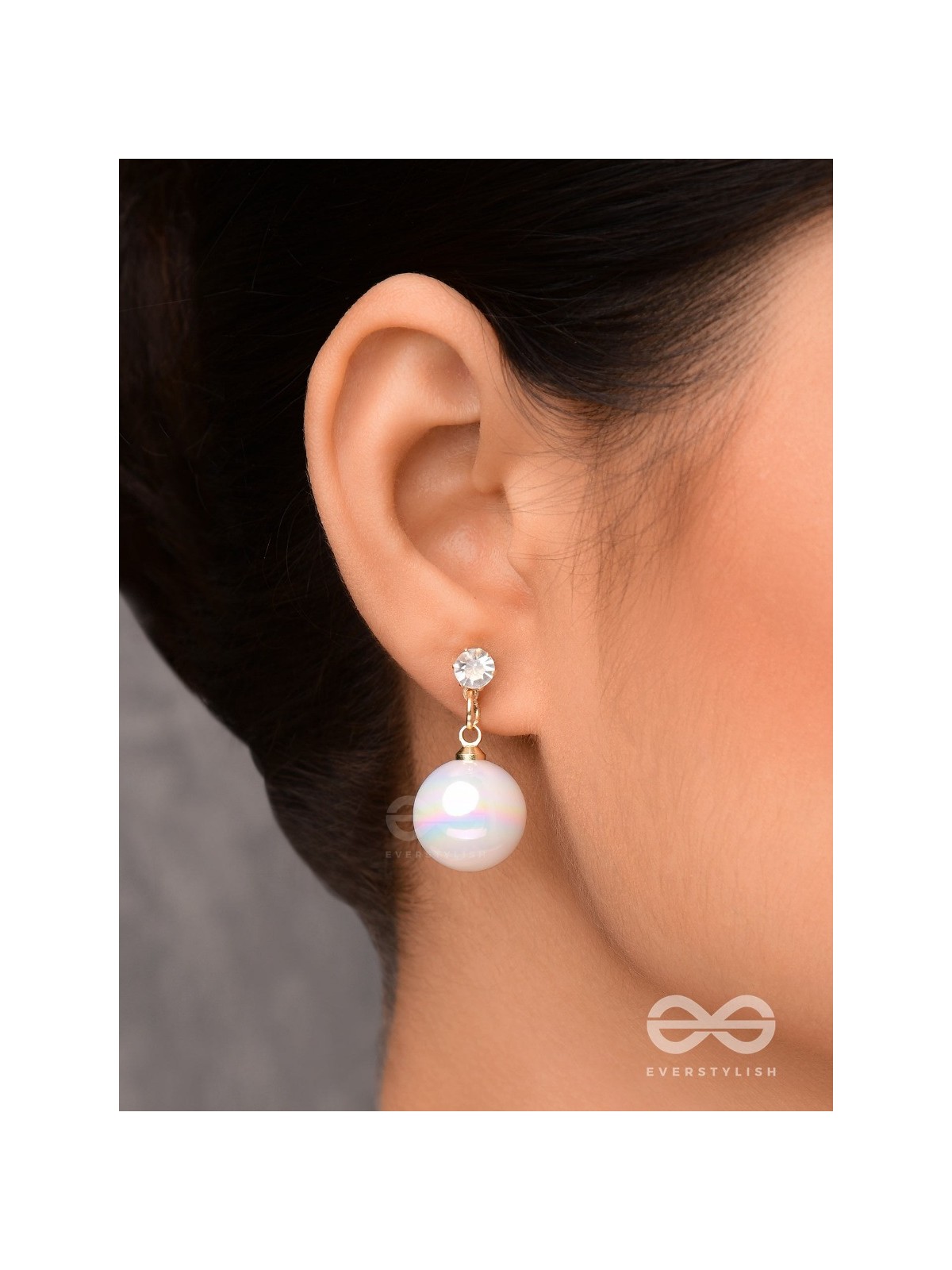 PEARLY MOONSHINE - GOLDEN EMBELLISHED EARRINGS