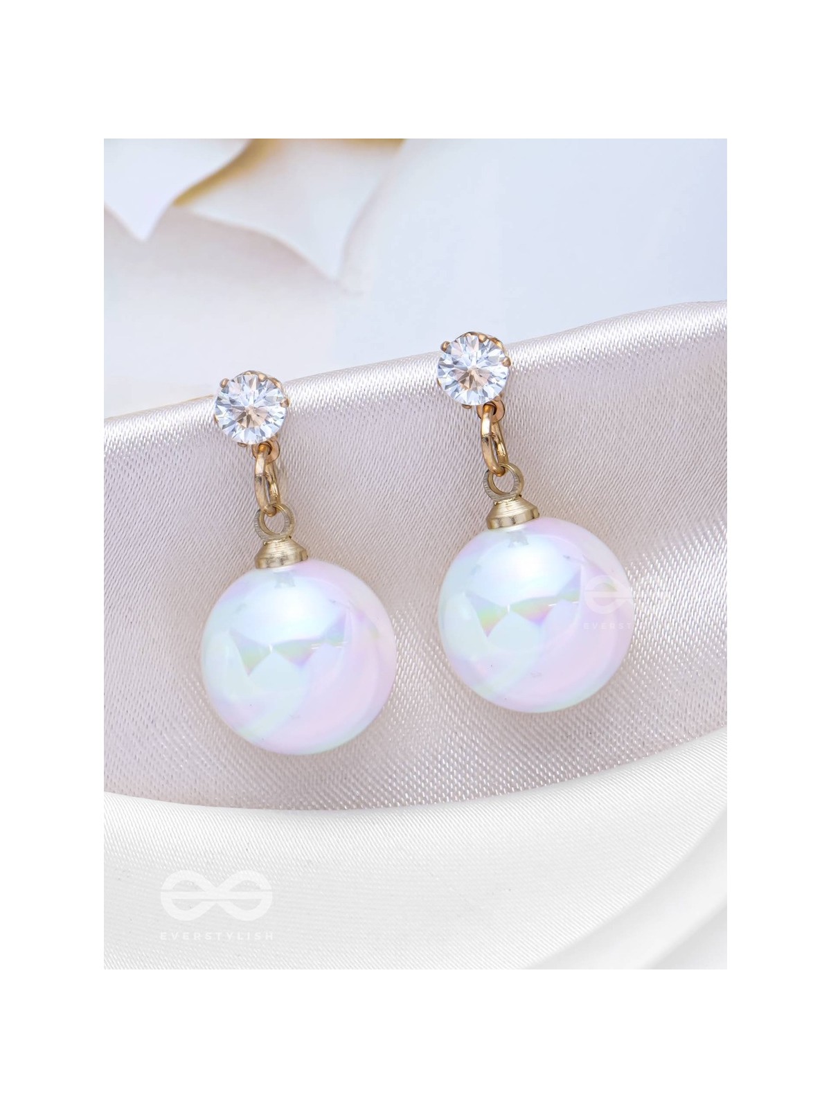 PEARLY MOONSHINE - GOLDEN EMBELLISHED EARRINGS