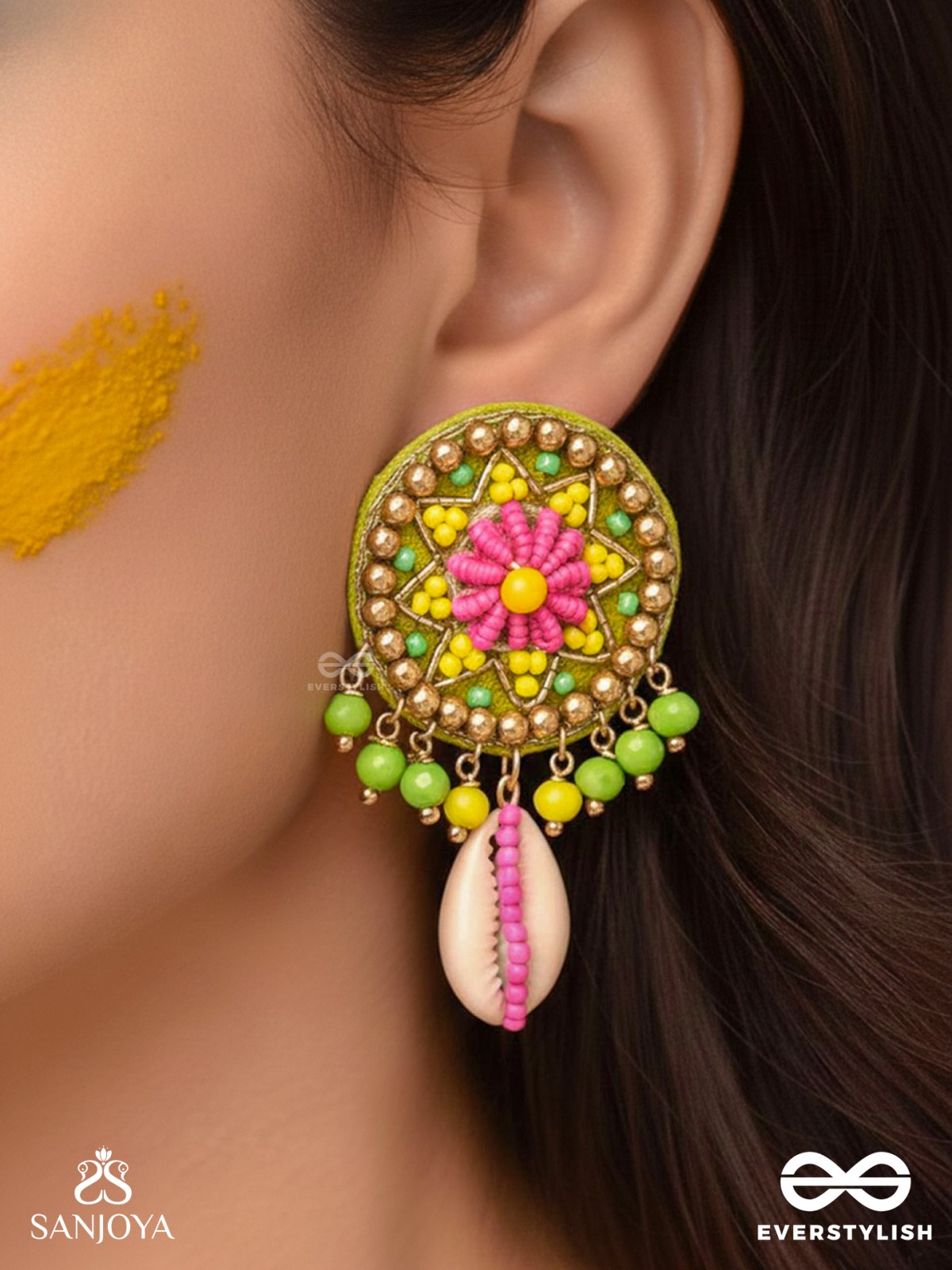 VAARIJA - THE  SEASHELL GALA - SHELL AND BEADS EMBROIDERED EARRINGS