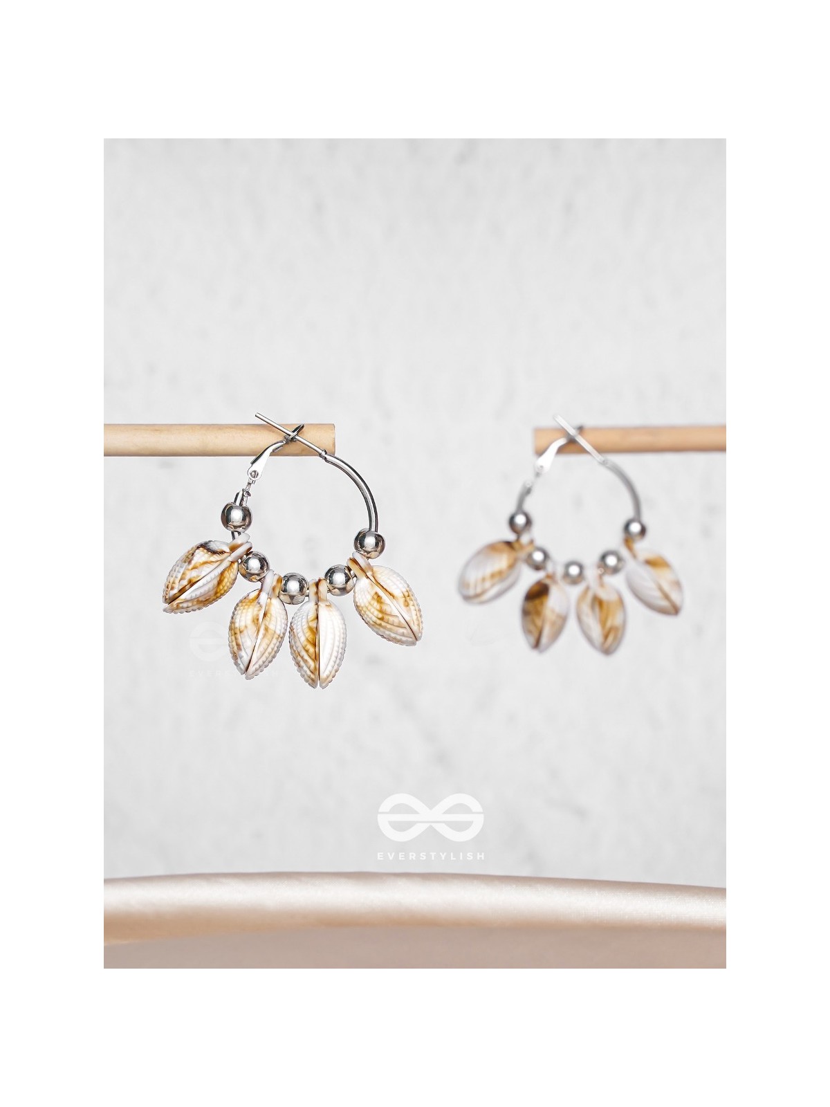 MERMAID'S SHELL MAGIC - SILVER HOOP EARRINGS