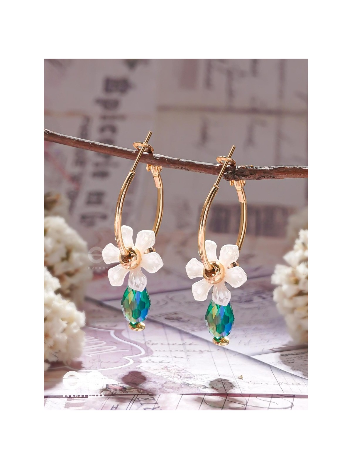 ENCHANTING FLOWERS - GOLDEN HOOP EARRINGS