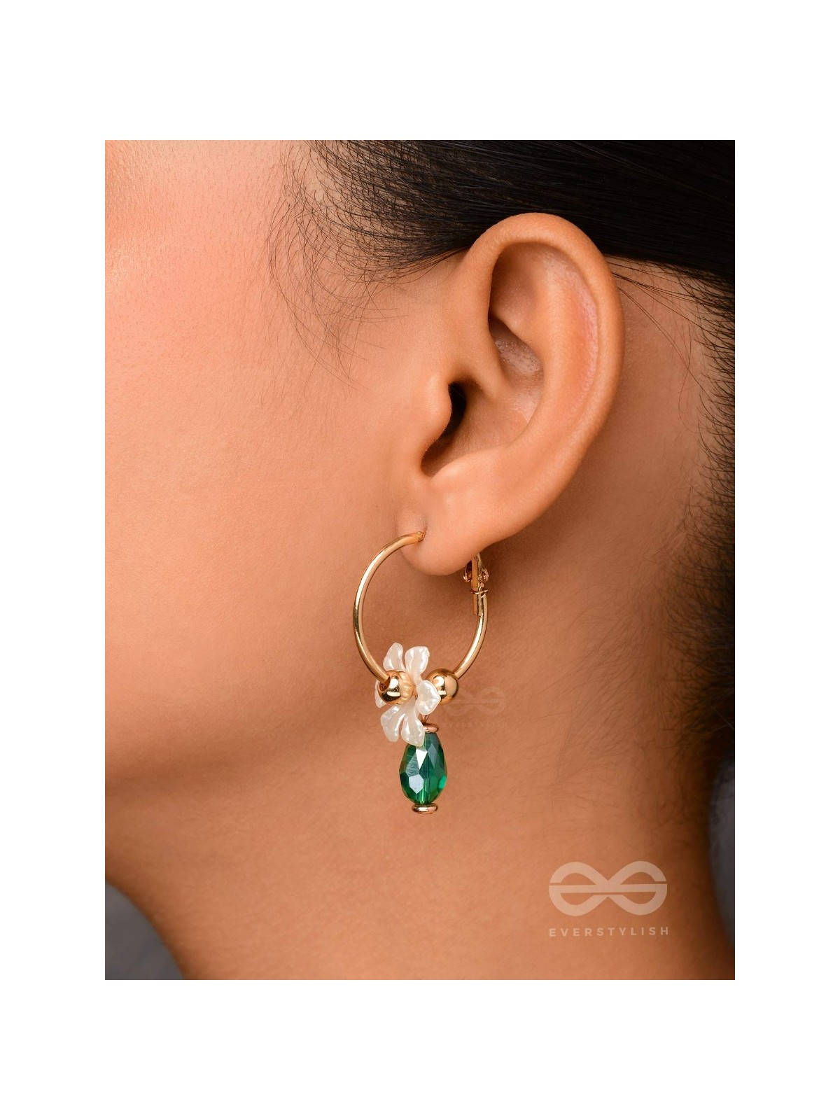 ENCHANTING FLOWERS - GOLDEN HOOP EARRINGS