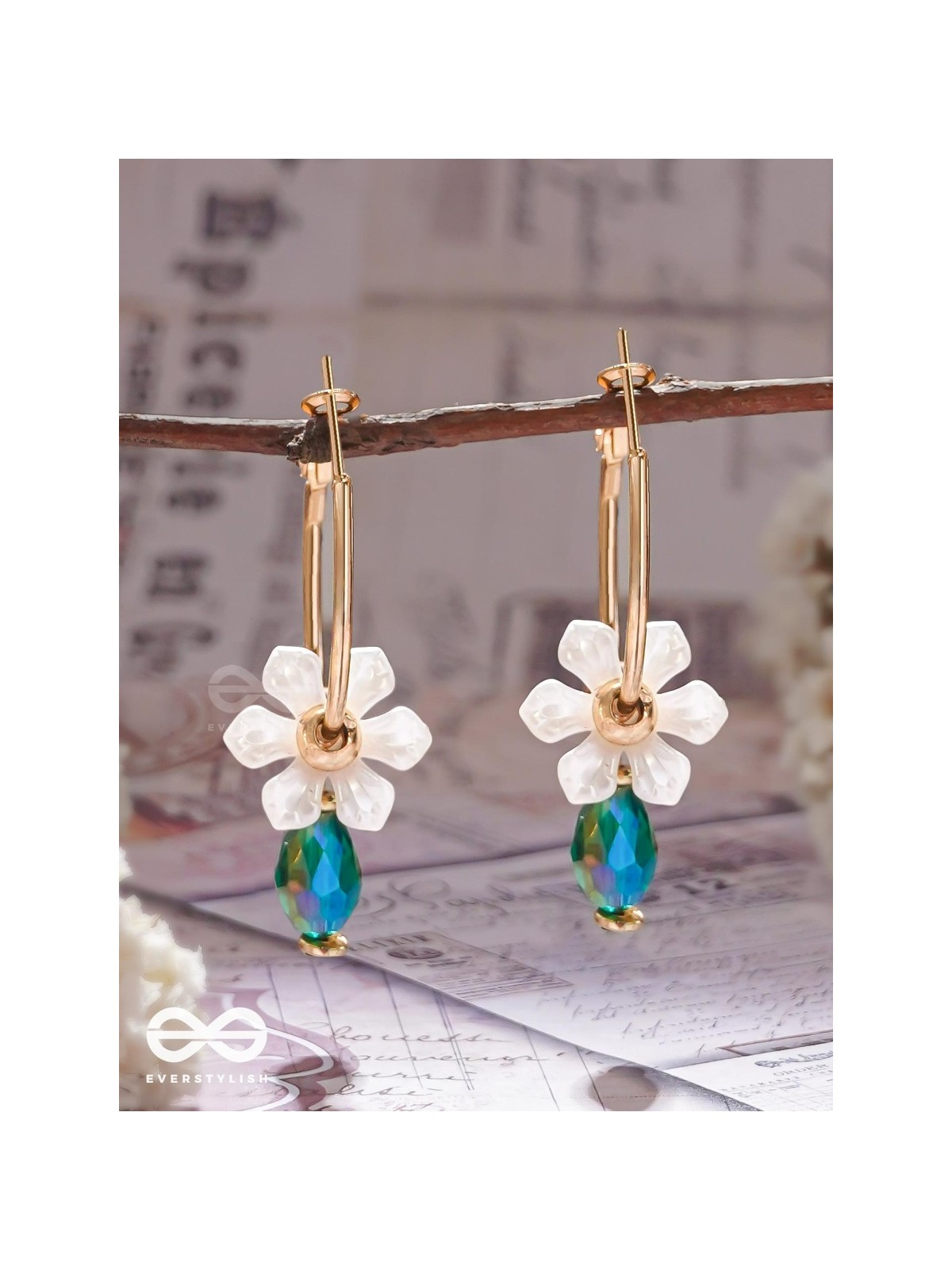 ENCHANTING FLOWERS - GOLDEN HOOP EARRINGS