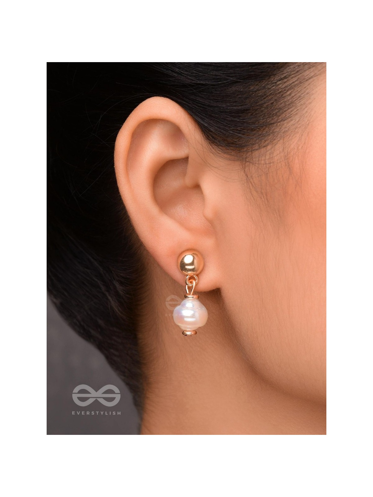 THE MOONBEAM PEARLS - GOLDEN EMBELLISHED EARRINGS