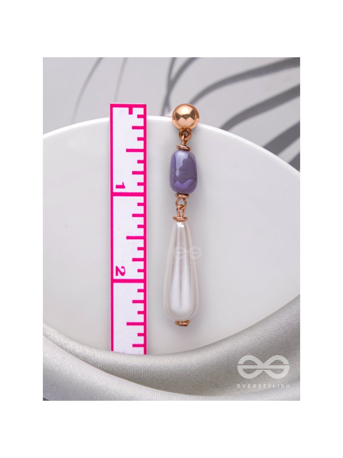 THE PEARL OF DUSK - GOLDEN EMBELLISHED EARRINGS