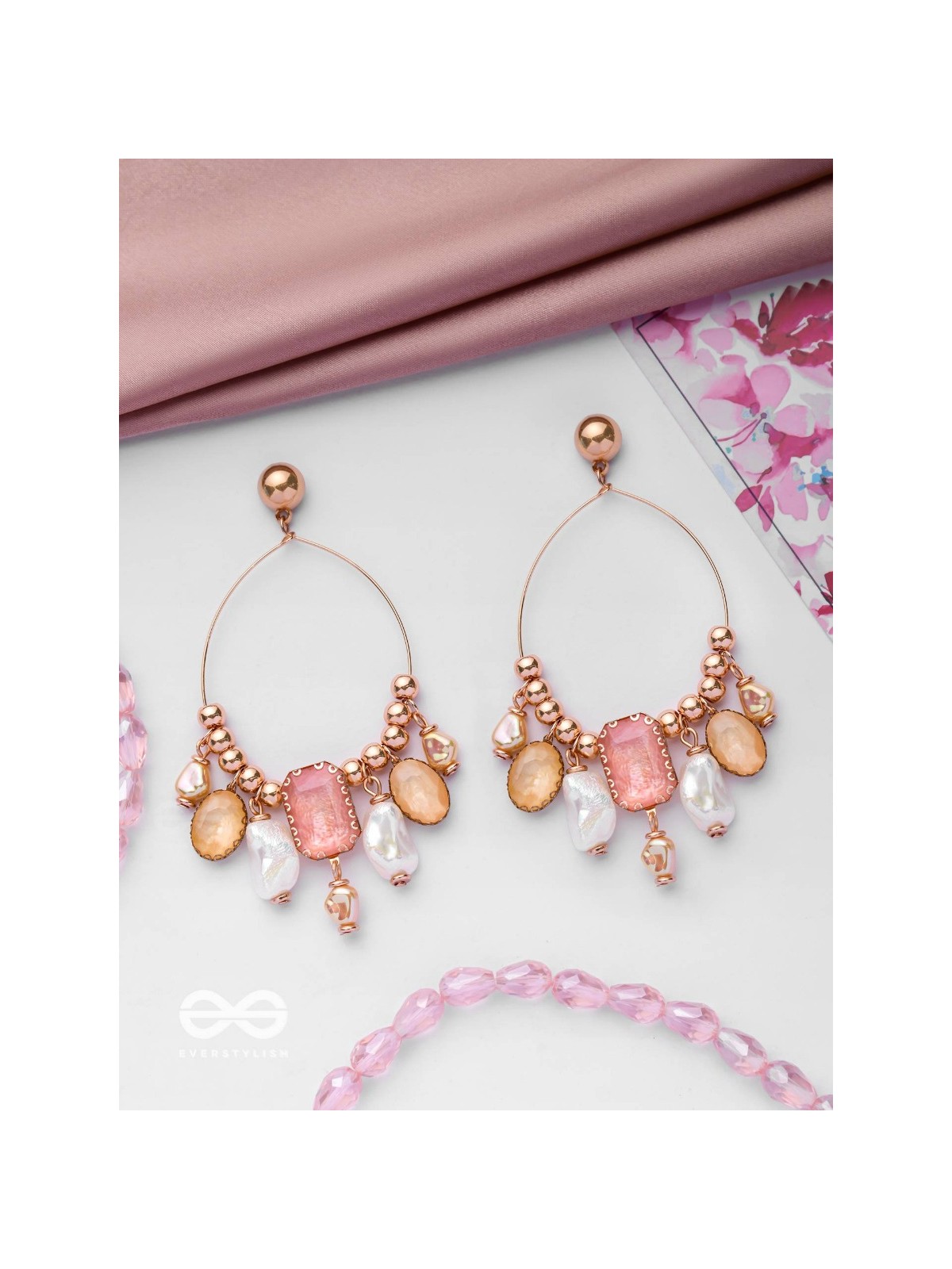 THE DAZZLING FANTASY - GOLDEN EMBELLISHED EARRINGS