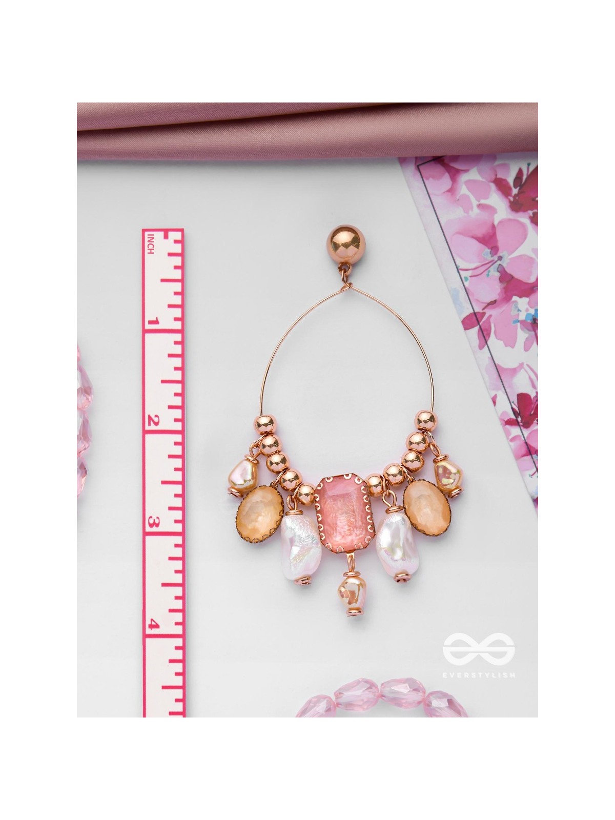 THE DAZZLING FANTASY - GOLDEN EMBELLISHED EARRINGS