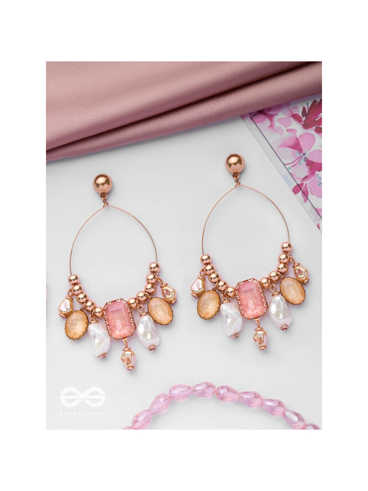 THE DAZZLING FANTASY - GOLDEN EMBELLISHED EARRINGS