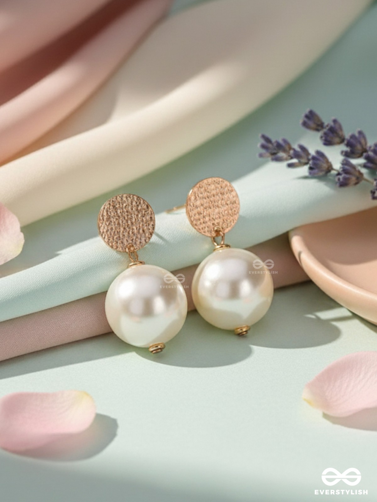 THE CLASSIC LUSTRE - PEARL DROP EARRINGS
