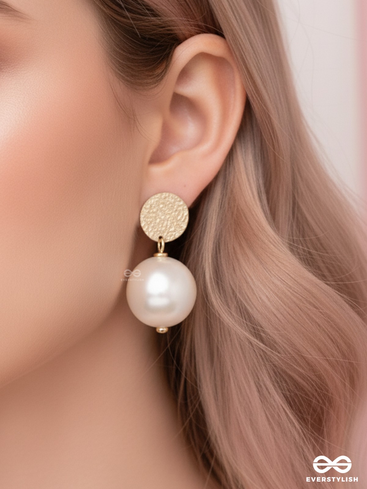 THE CLASSIC LUSTRE - PEARL DROP EARRINGS