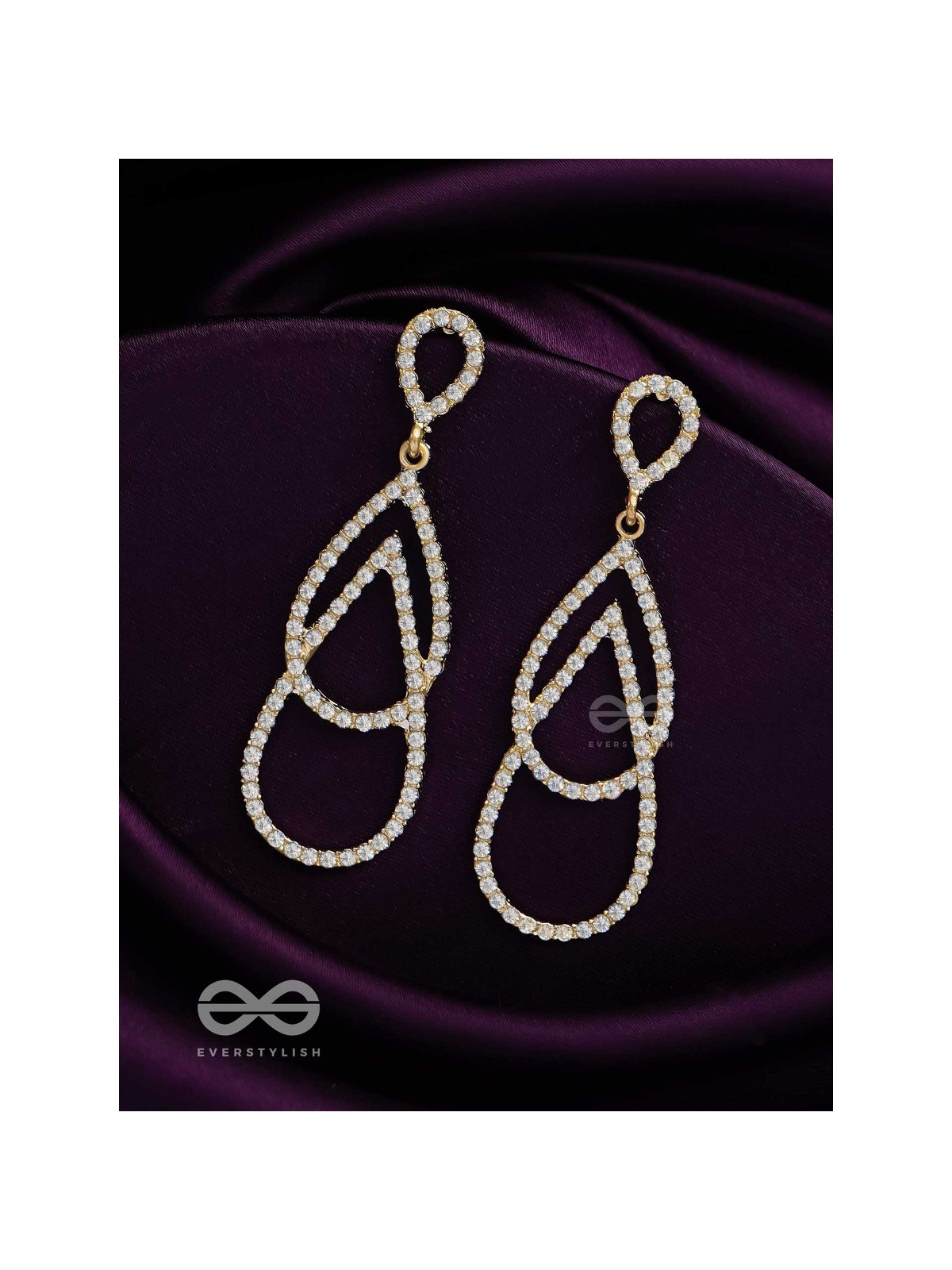 DROP IT LIKE IT'S HOT - STATEMENT GOLDEN EARRINGS