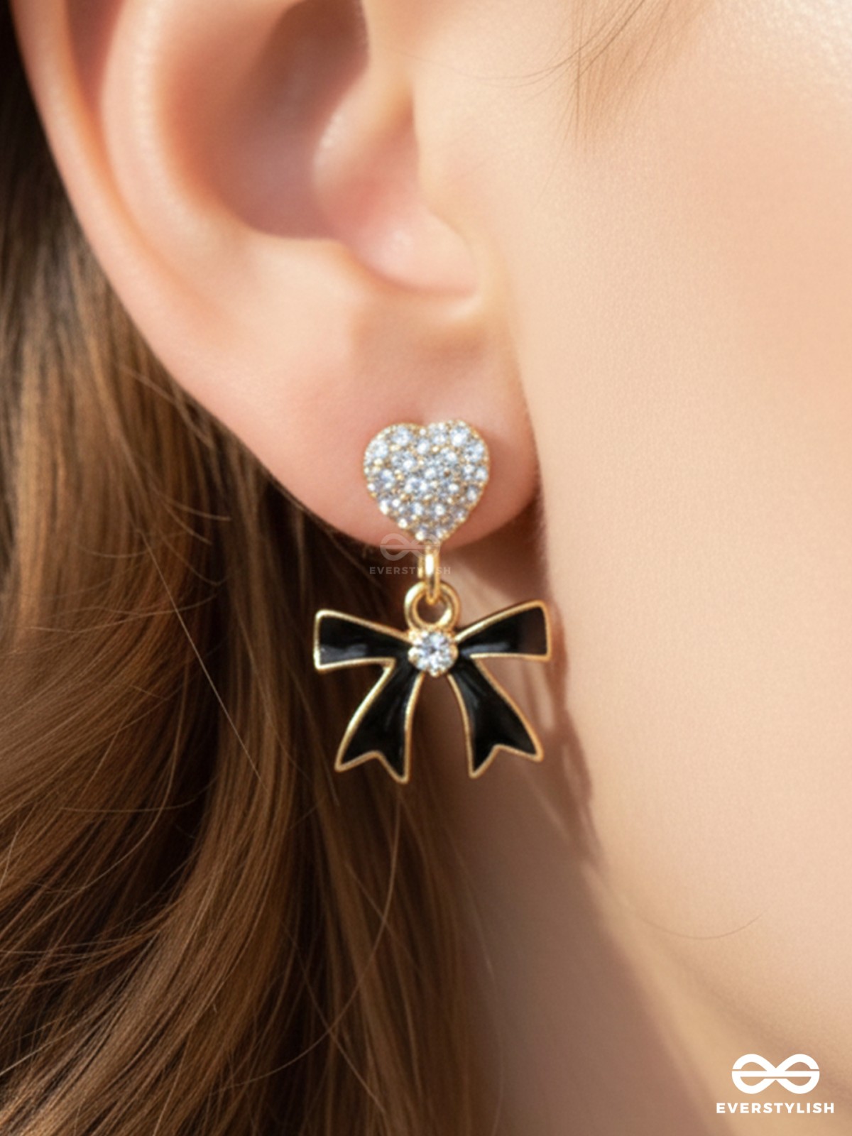 BOW TO THE NIGHT - GOLDEN AND BLACK EMBELLISHED EARRINGS