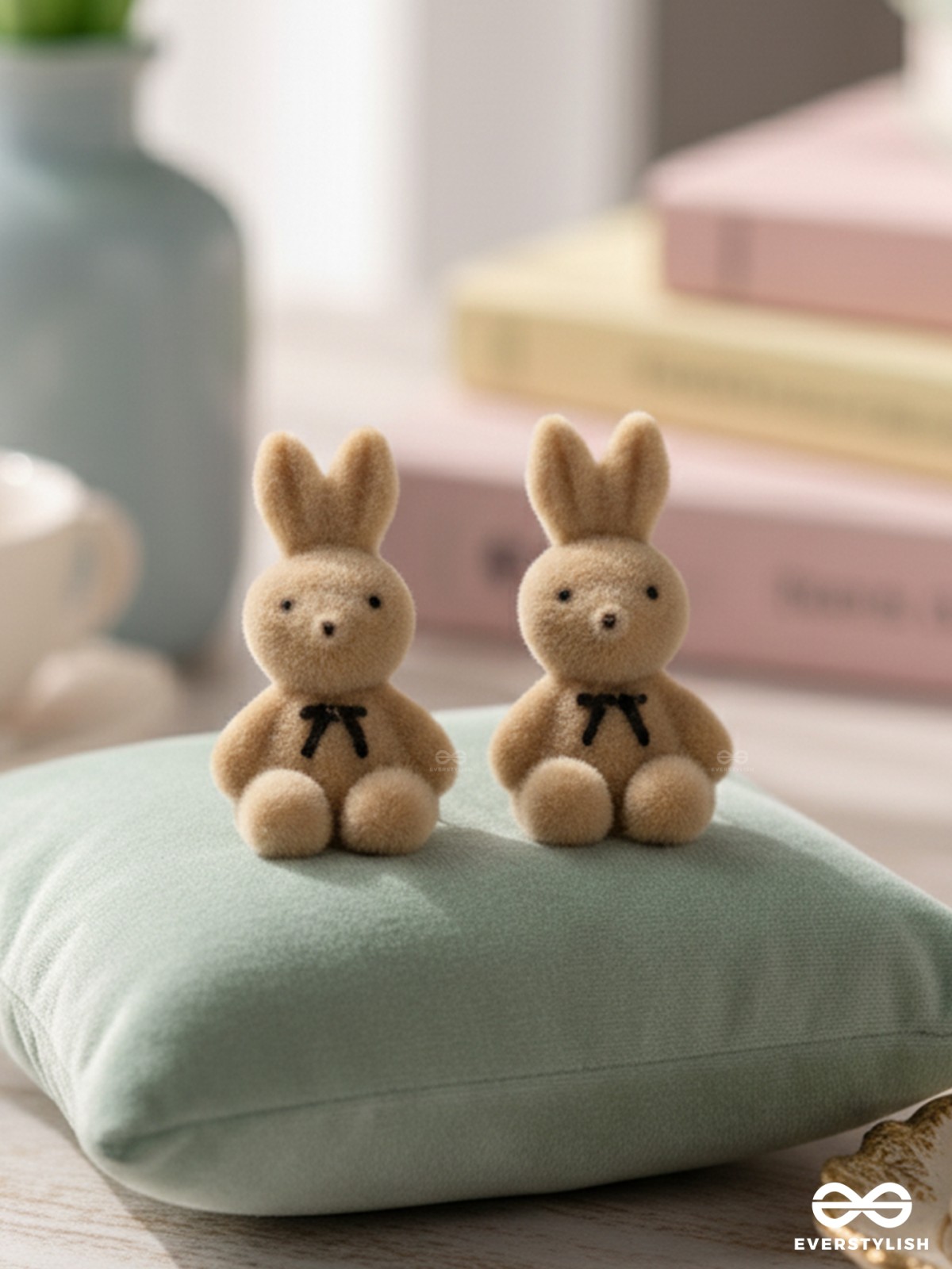 MY FLUFFY BUNNY - VELVET STUD EARRINGS