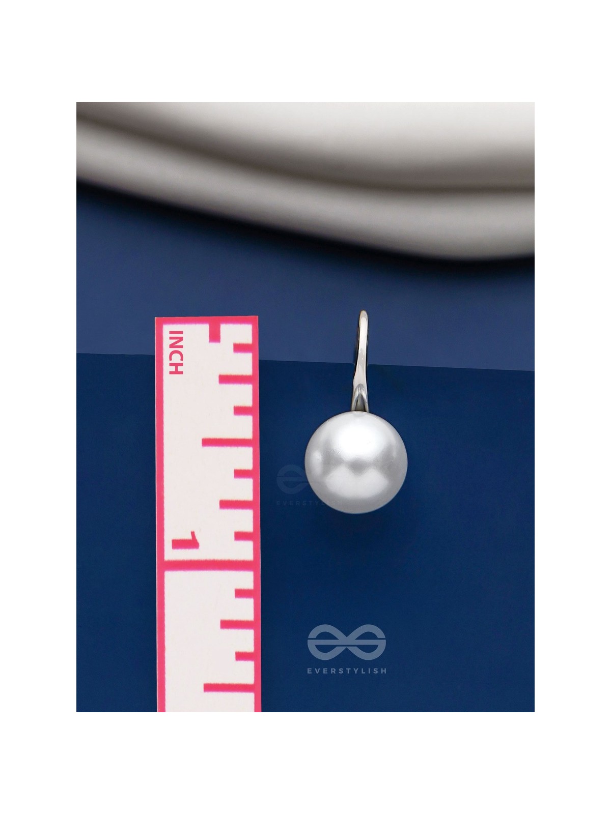 THE GROOVY PEARL - SILVER EMBELLISHED EARRINGS