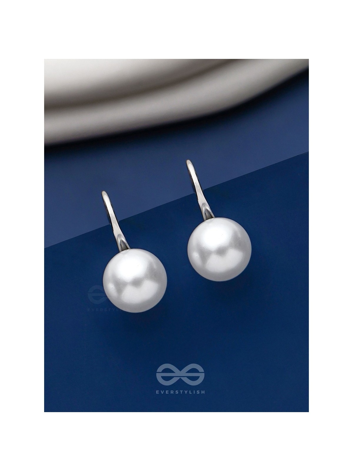 THE GROOVY PEARL - SILVER EMBELLISHED EARRINGS