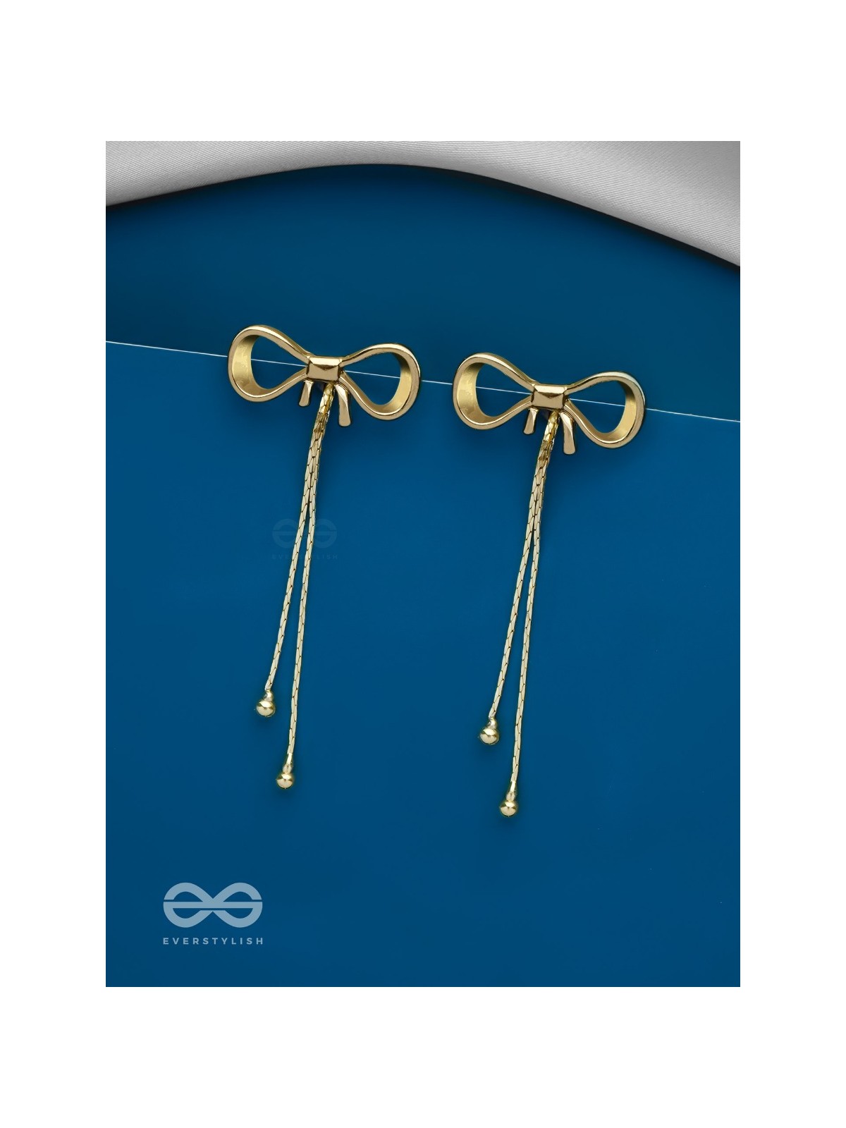THE MYSTICAL BOW - CLASSIC GOLDEN EARRINGS