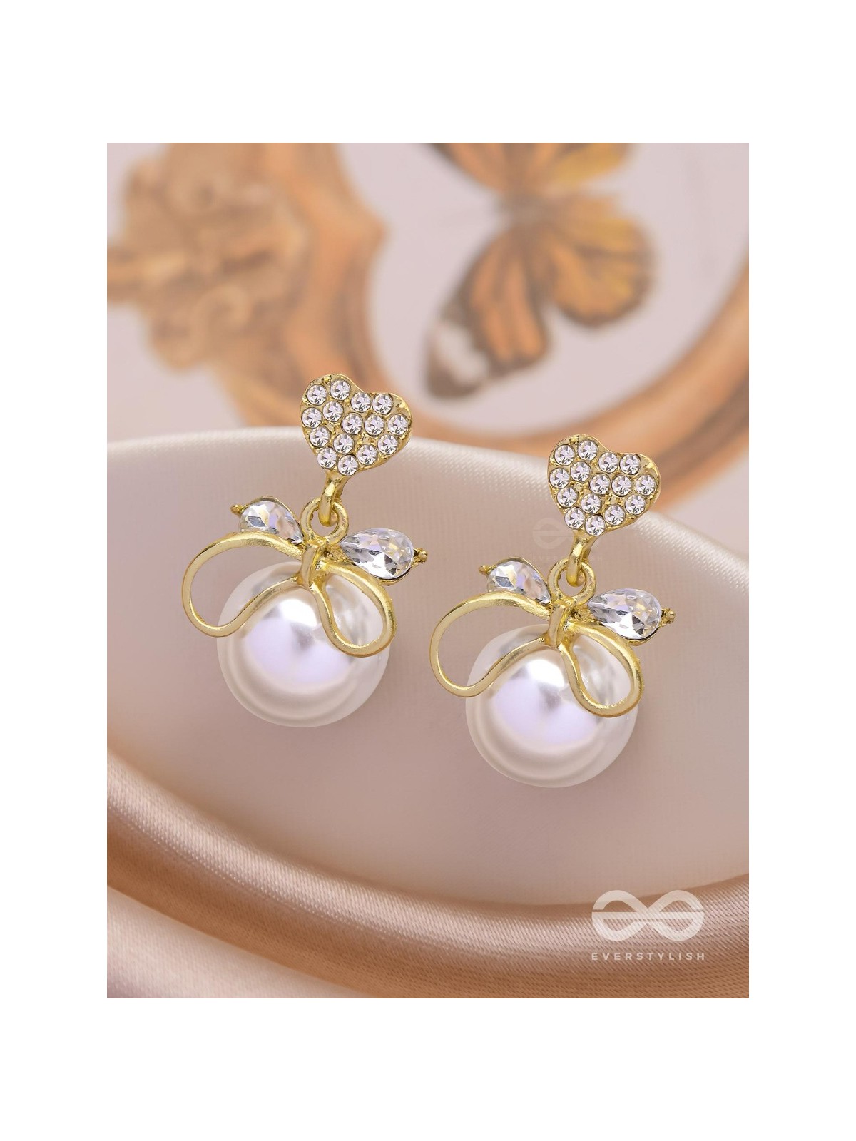 THE LOVEBOW BONANZA - GOLDEN PEARL EARRINGS