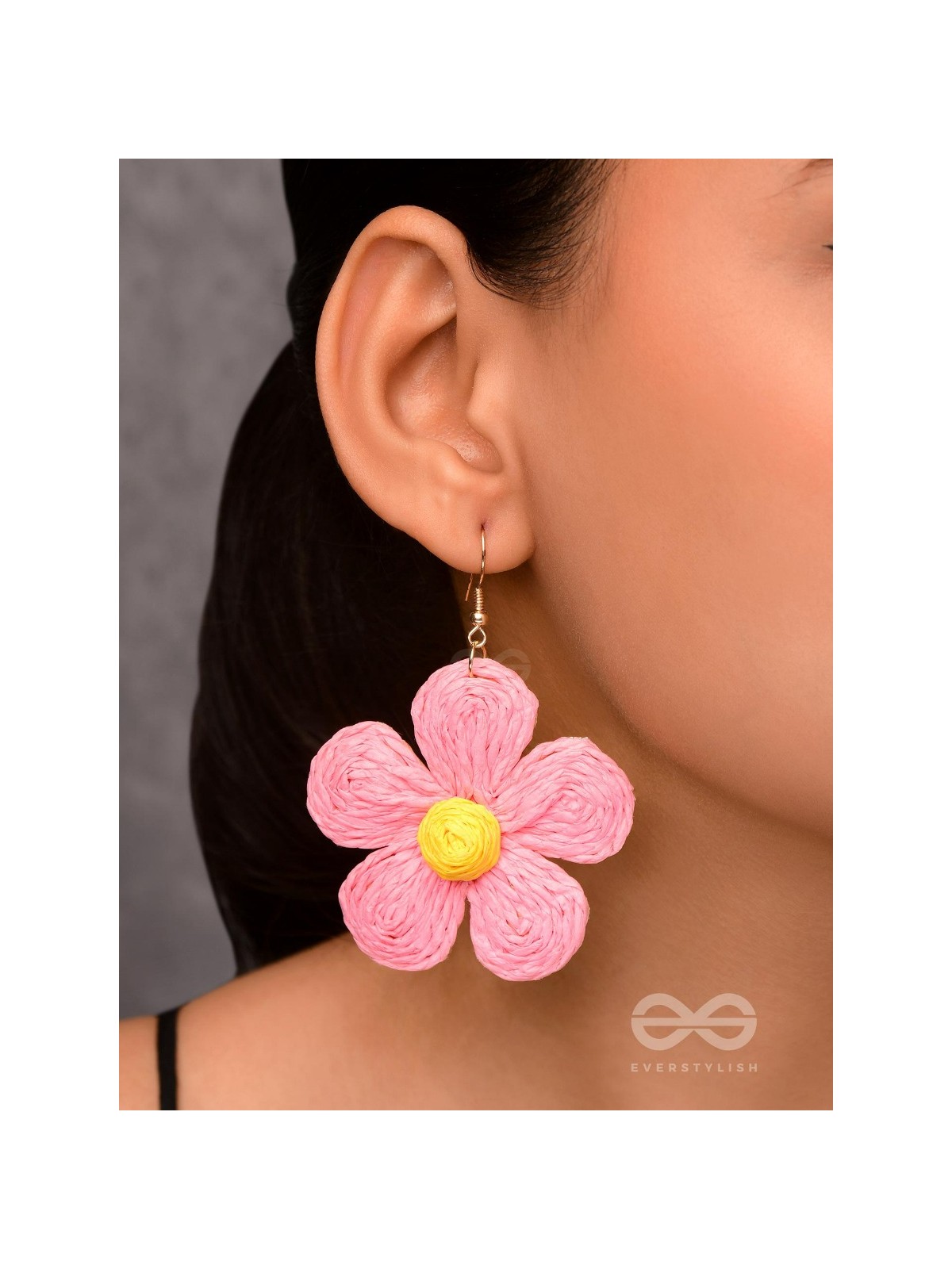 THE FLOWER POWER - STATEMENT WOVEN EARRINGS (PINK)