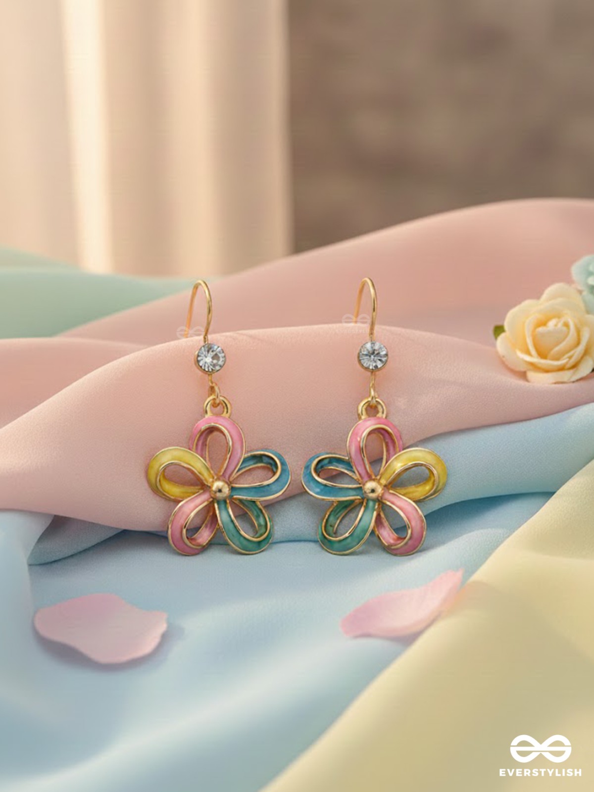 THE BLOOMING CARNIVAL - GOLDEN EMBELLISHED EARRING