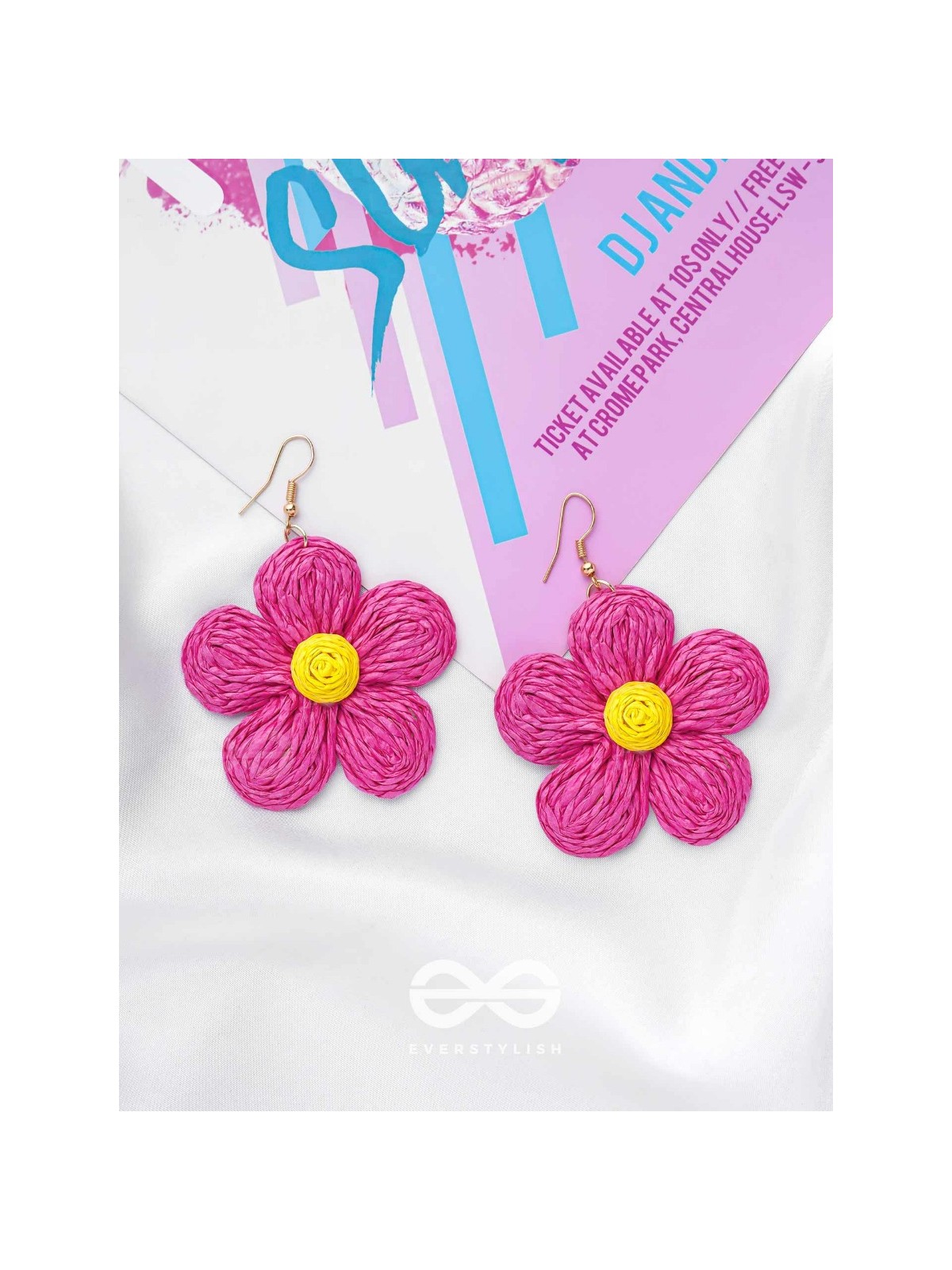 THE FLOWER POWER - STATEMENT WOVEN EARRINGS (MAGENTA)