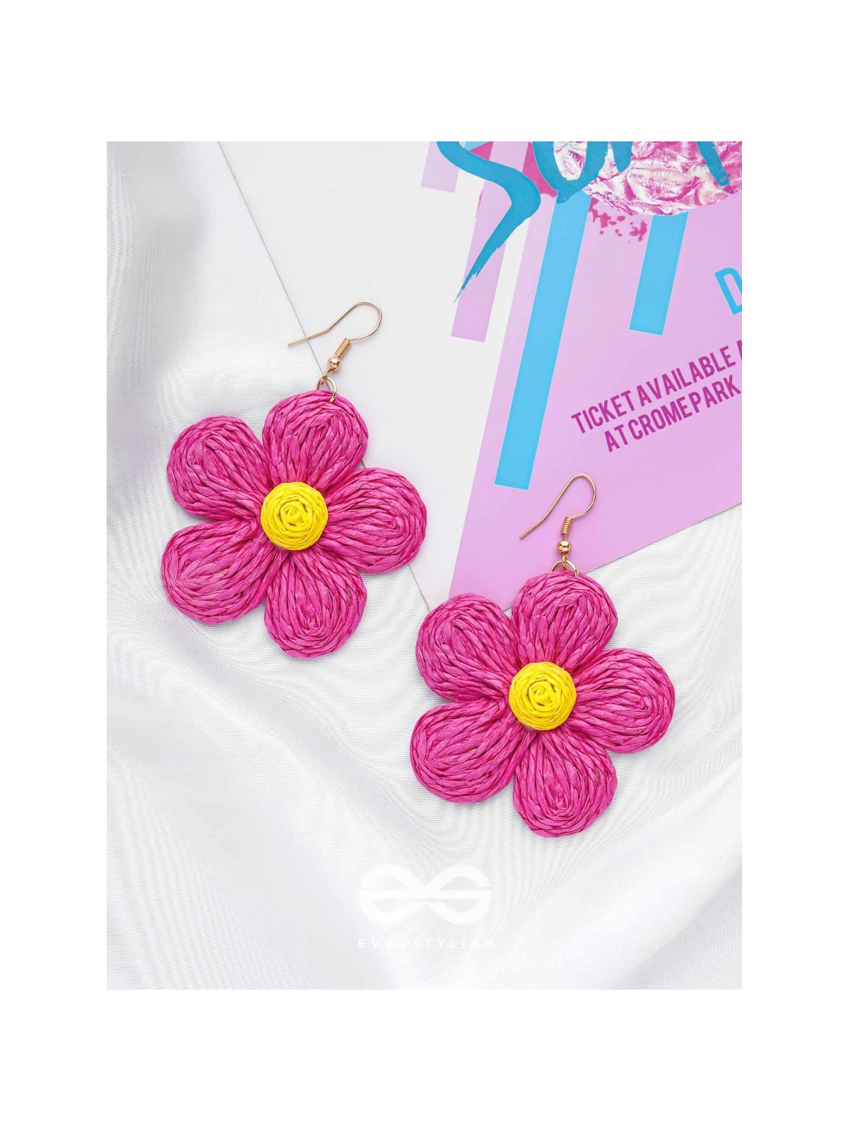 THE FLOWER POWER - STATEMENT WOVEN EARRINGS (MAGENTA)