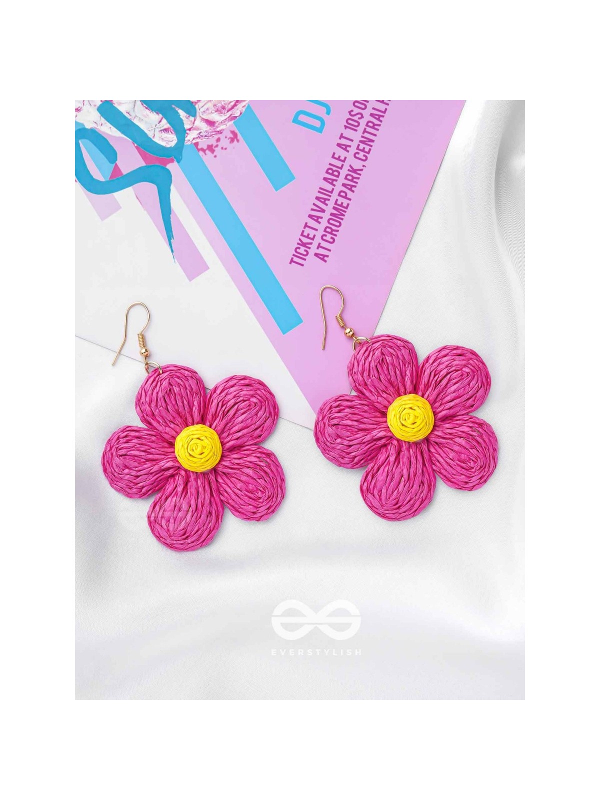 THE FLOWER POWER - STATEMENT WOVEN EARRINGS (MAGENTA)