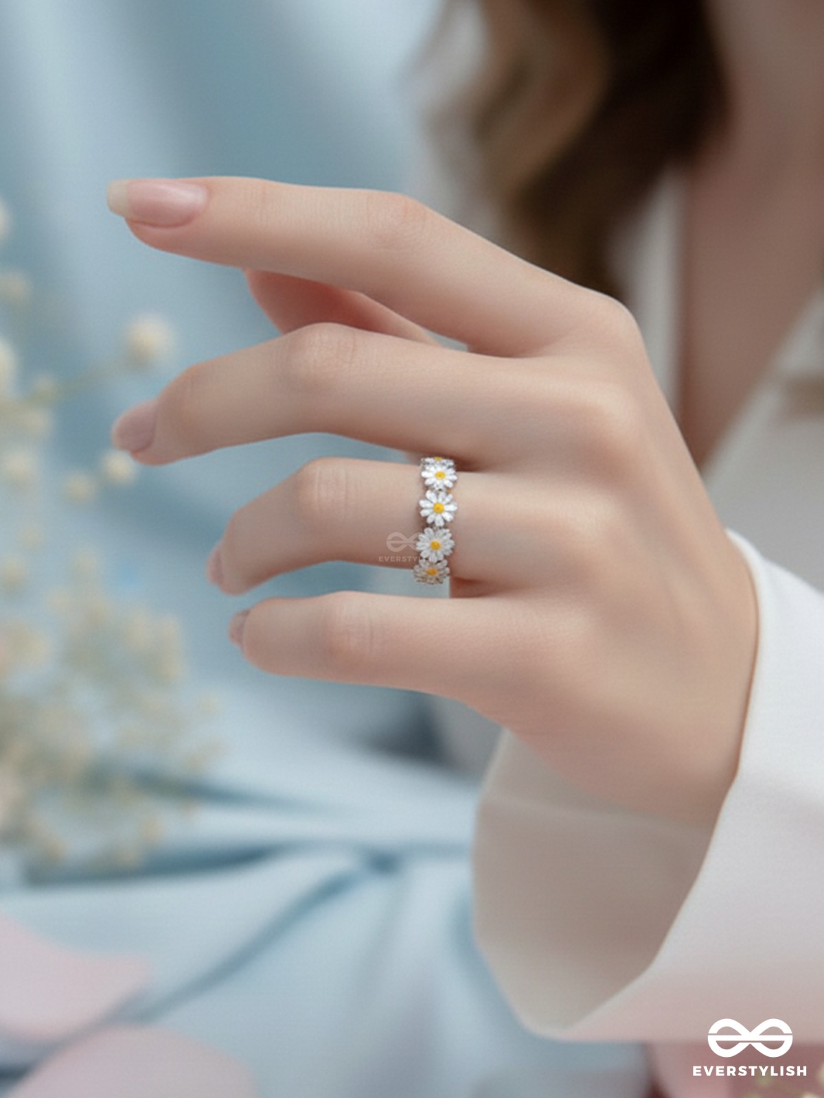 DAISY MEADOWS - SILVER EMBELLISHED RING (ADJUSTABLE)