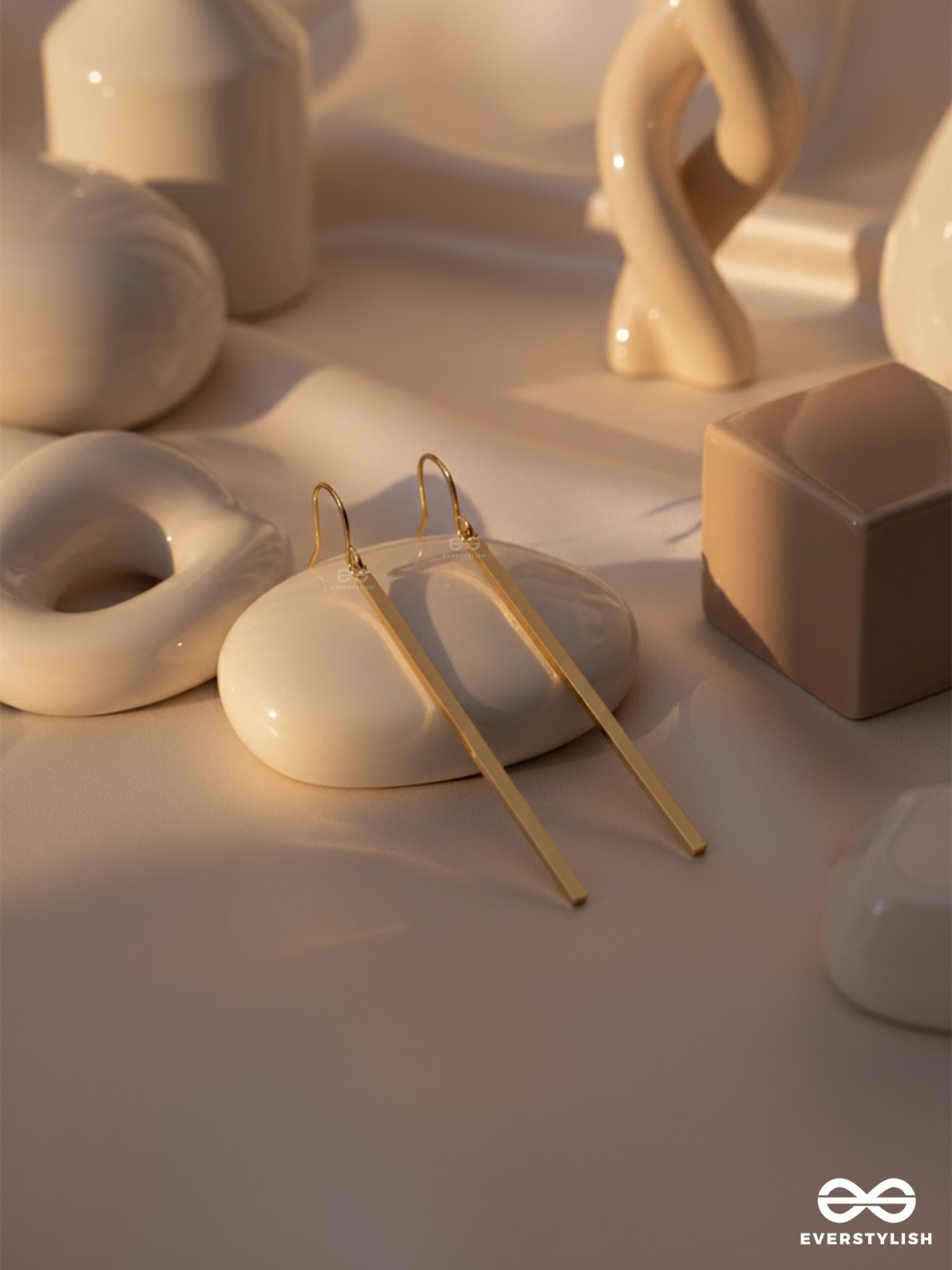 THE LUXURY DIMENSIONS - CLASSIC GOLDEN EARRINGS