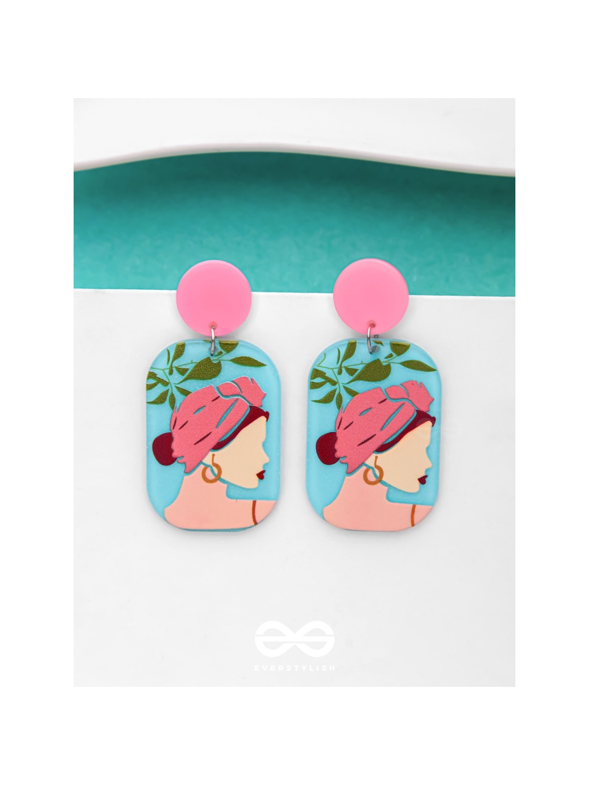 DIVA IN A DREAM - STATEMENT ACRYLIC EARRINGS