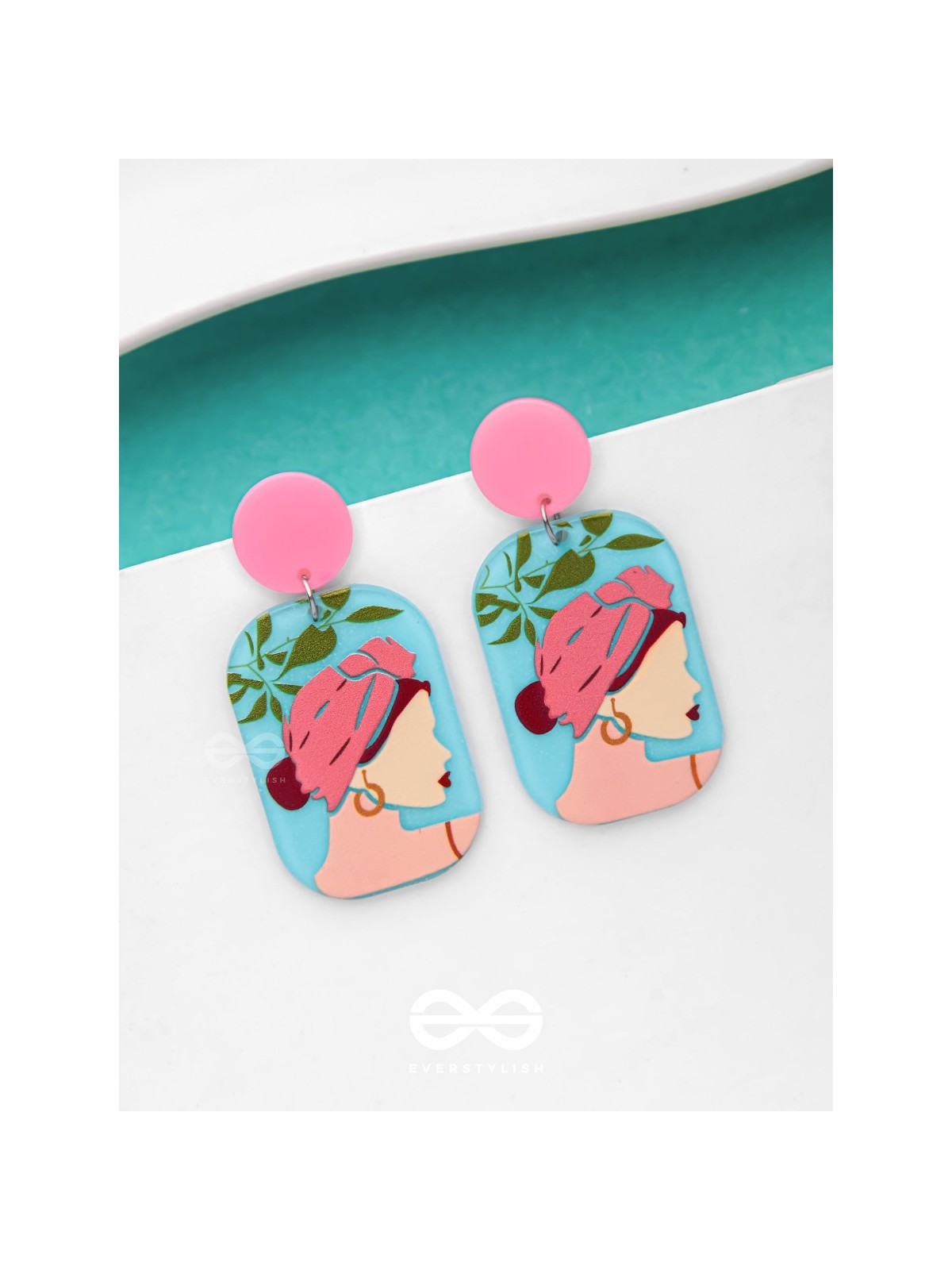 DIVA IN A DREAM - STATEMENT ACRYLIC EARRINGS