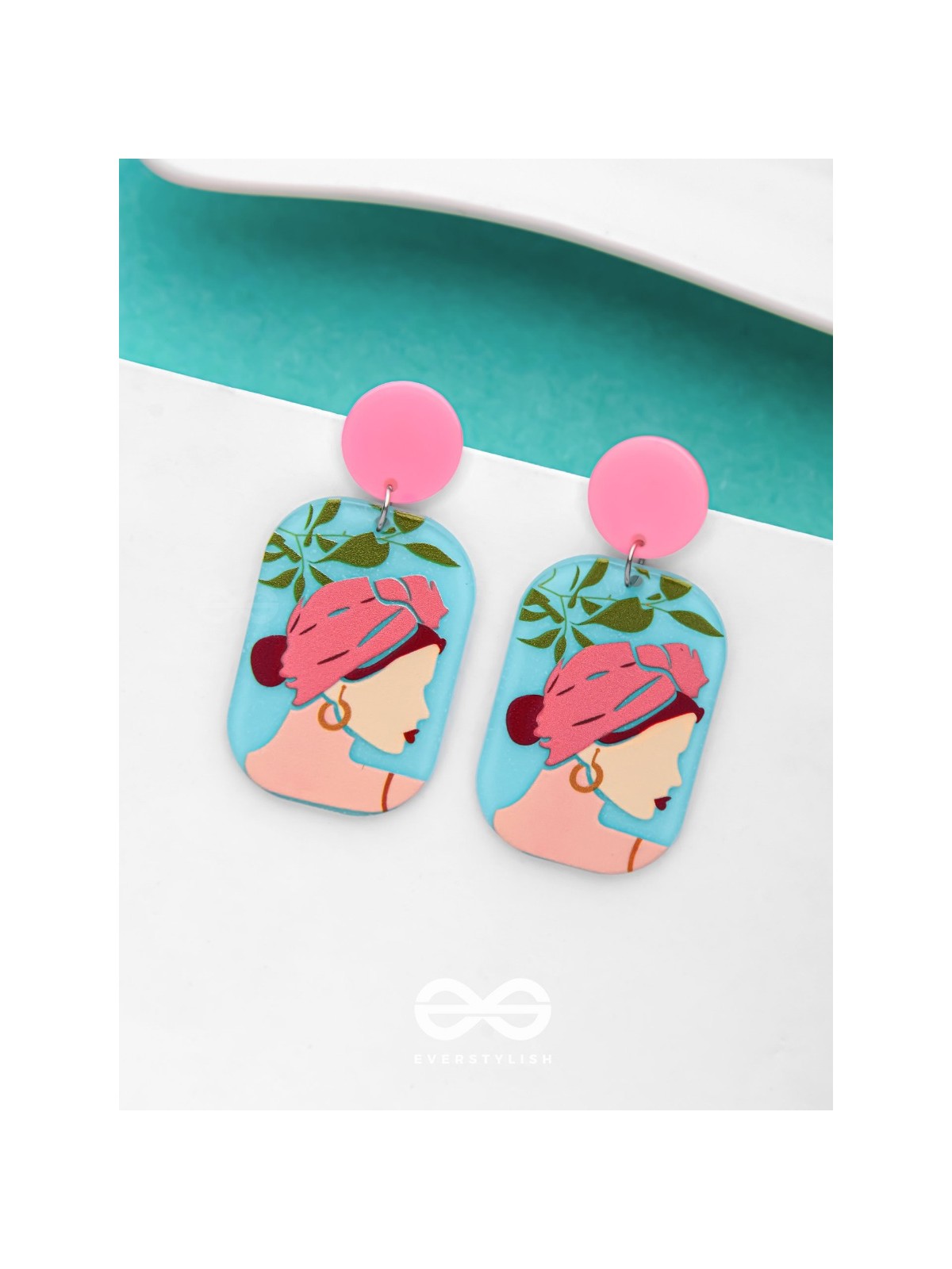 DIVA IN A DREAM - STATEMENT ACRYLIC EARRINGS