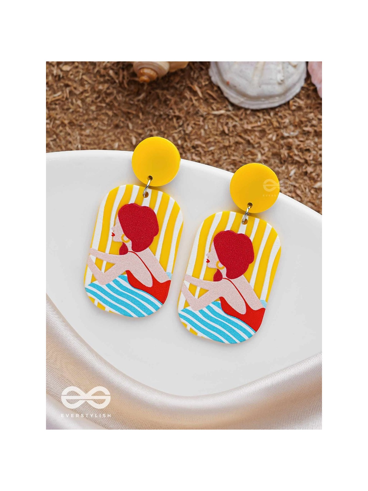 DIVE 'N DABBLE - STATEMENT ACRYLIC EARRINGS