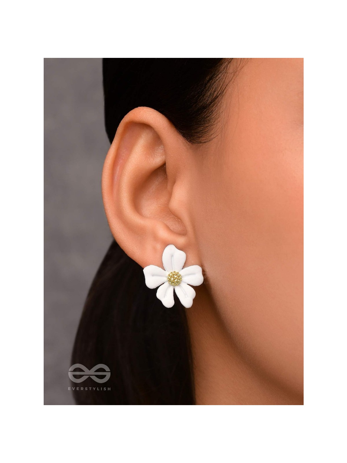 THE FLORAL FLING - GOLDEN AND WHITE ACRYLIC STUD EARRINGS