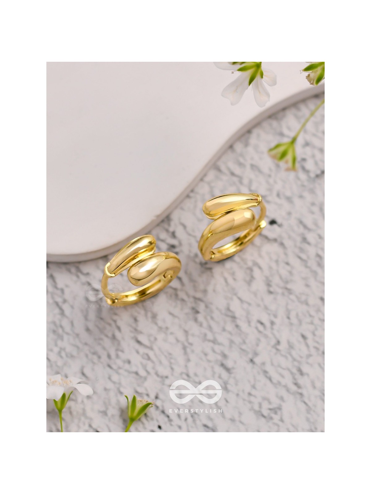 The Sunlit Elegance - Classic Golden Earrings 