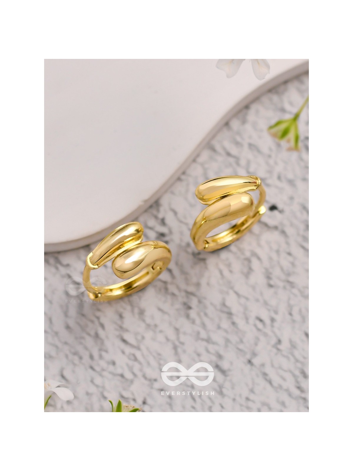 The Sunlit Elegance - Classic Golden Earrings 