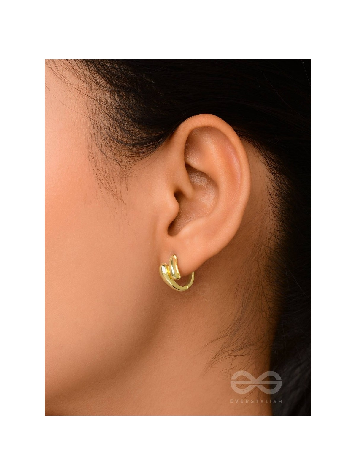 The Sunlit Elegance - Classic Golden Earrings 