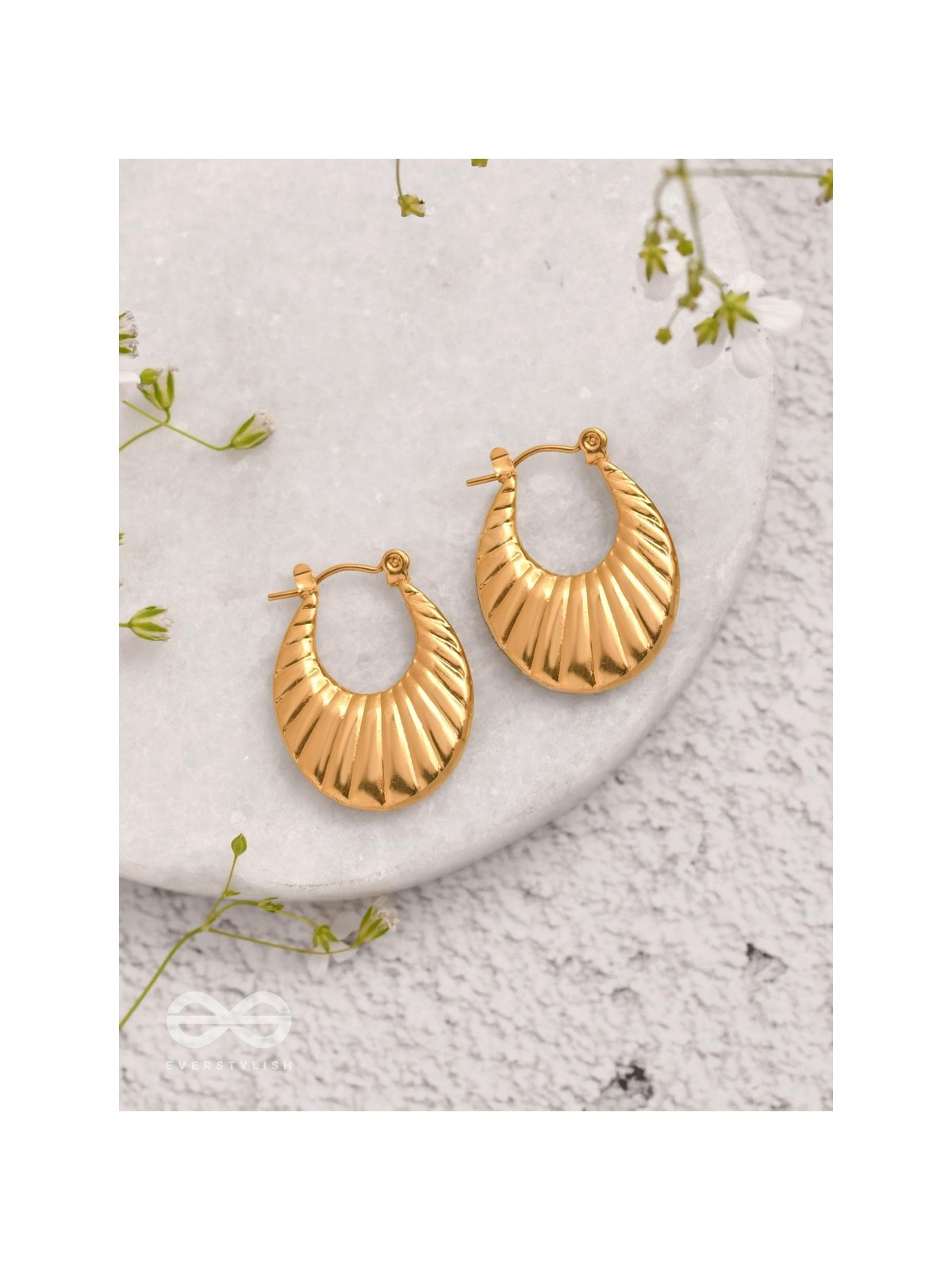 Dazzling Flickers - Golden Stainless Steel Earrings With Anti-Tarnish Coating