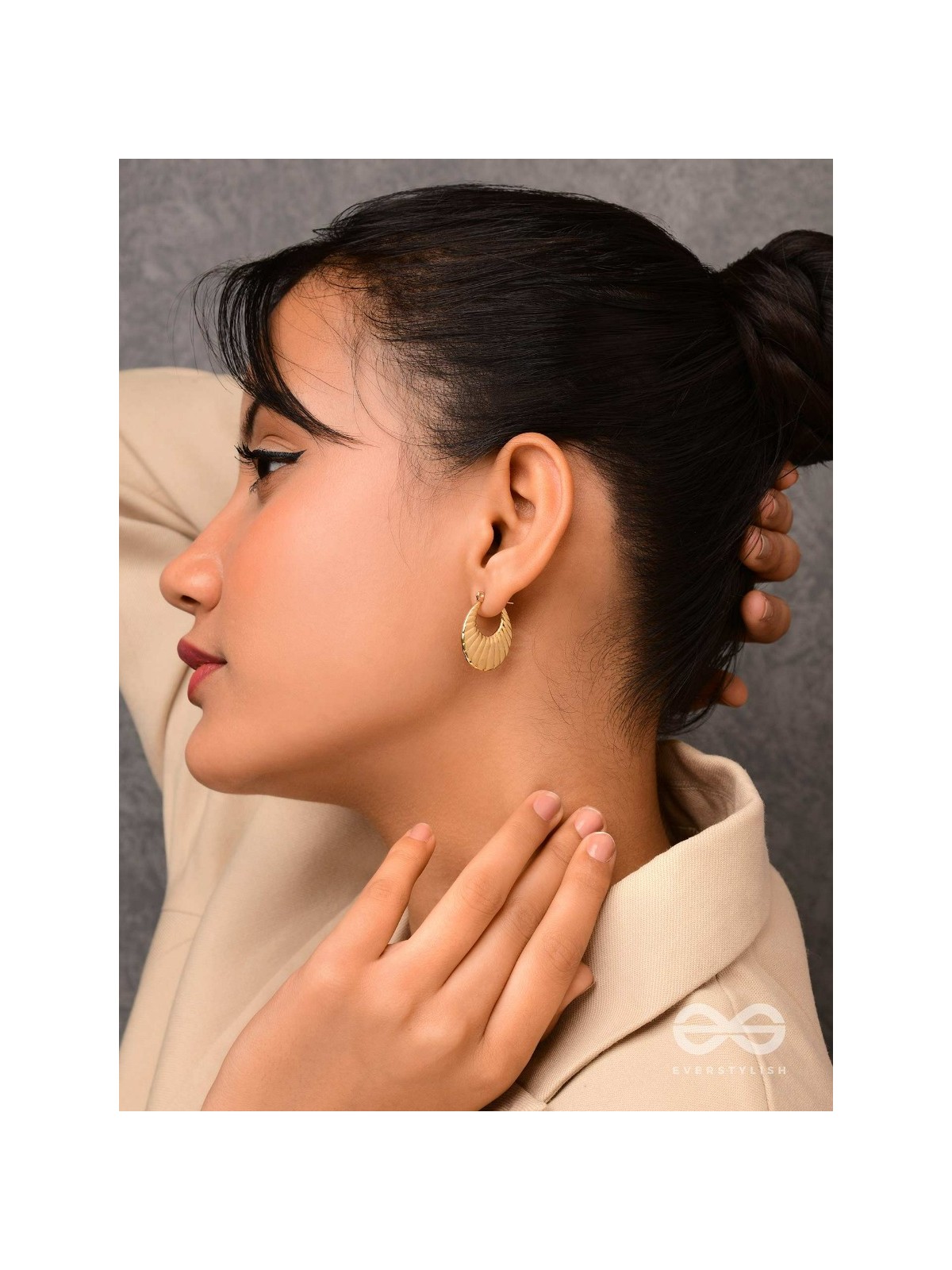 Dazzling Flickers - Golden Stainless Steel Earrings With Anti-Tarnish Coating