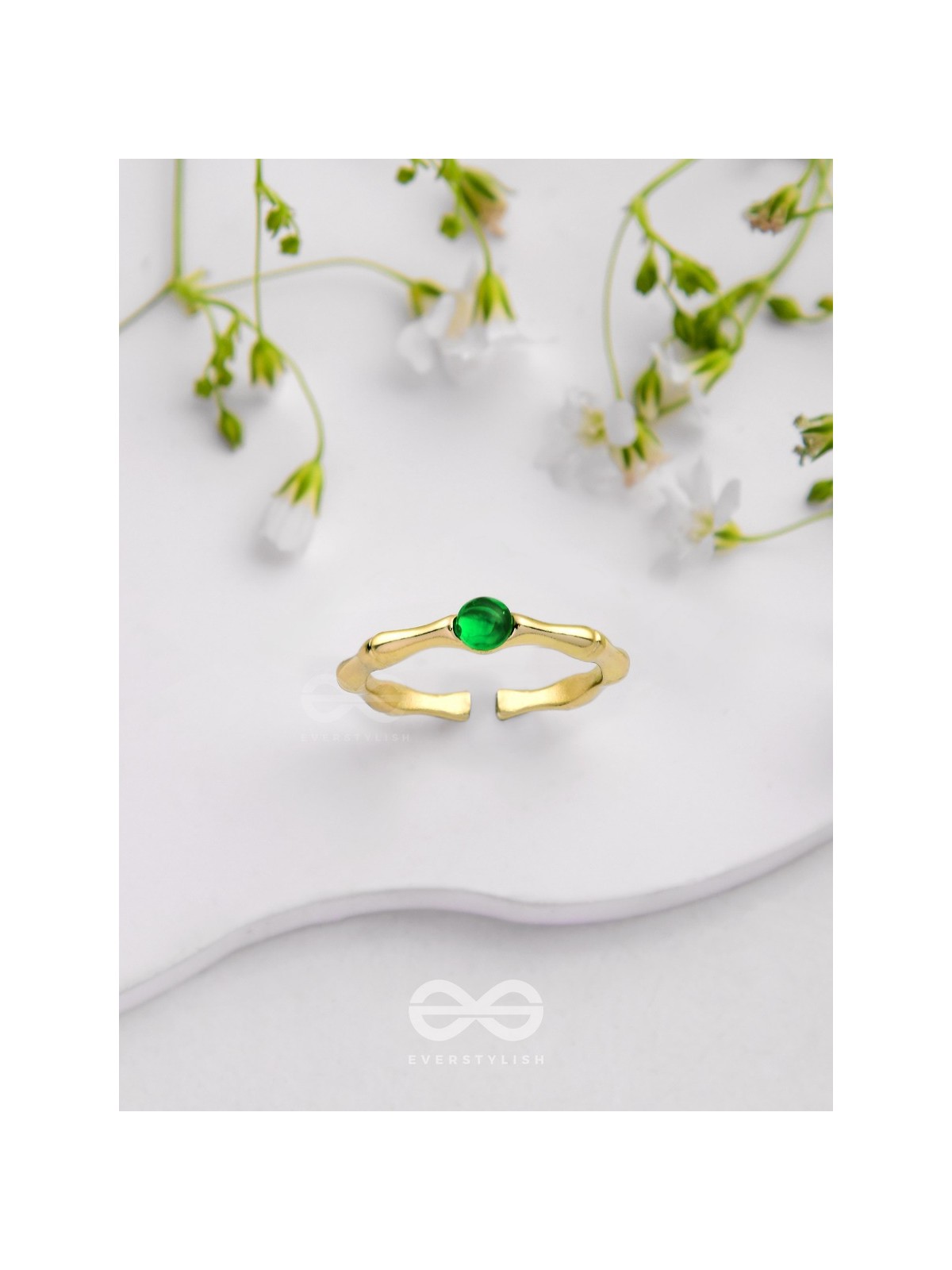 The Emerald Glow - Embellished Golden Ring