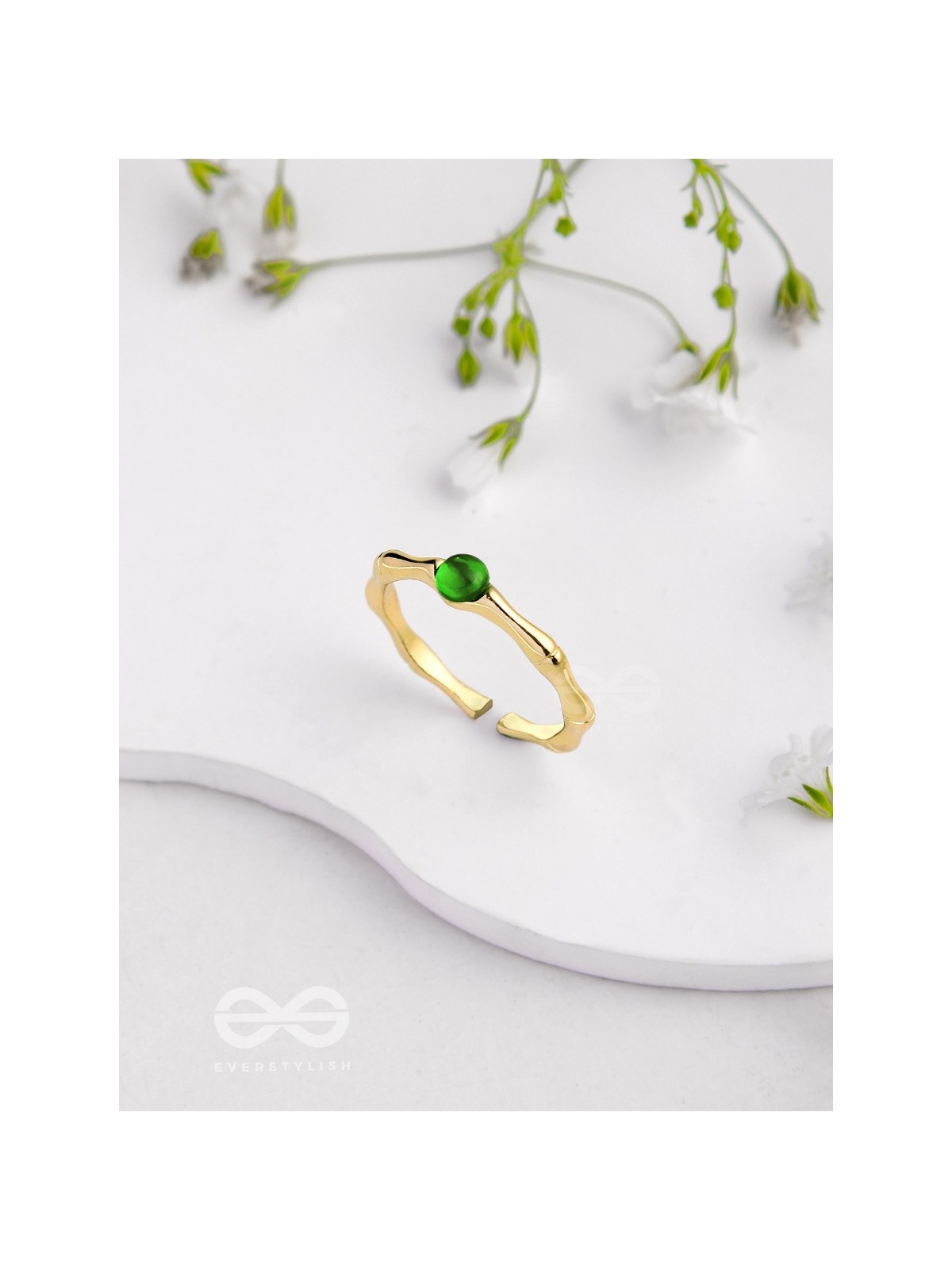 The Emerald Glow - Embellished Golden Ring