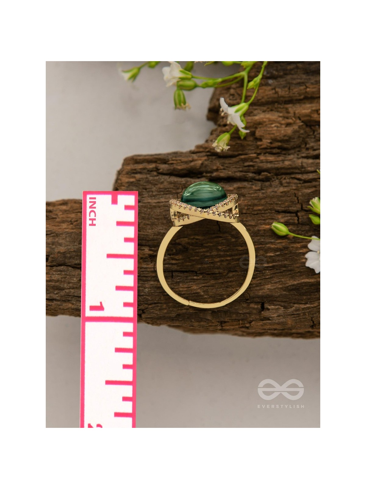 The Prism Radiance - Holographic Embellished Golden Ring 