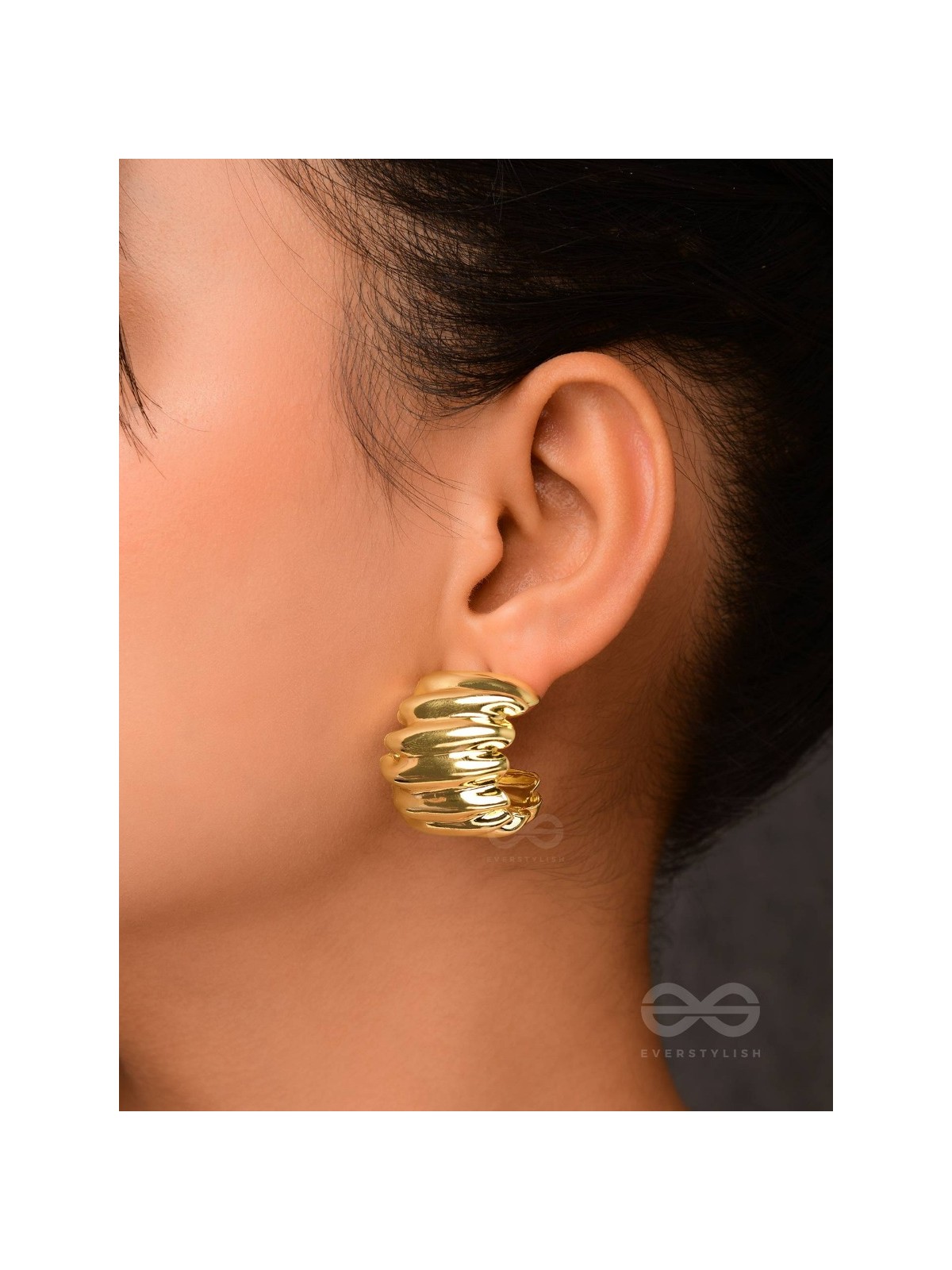 Metallic Curves - Statement Golden Earrings
