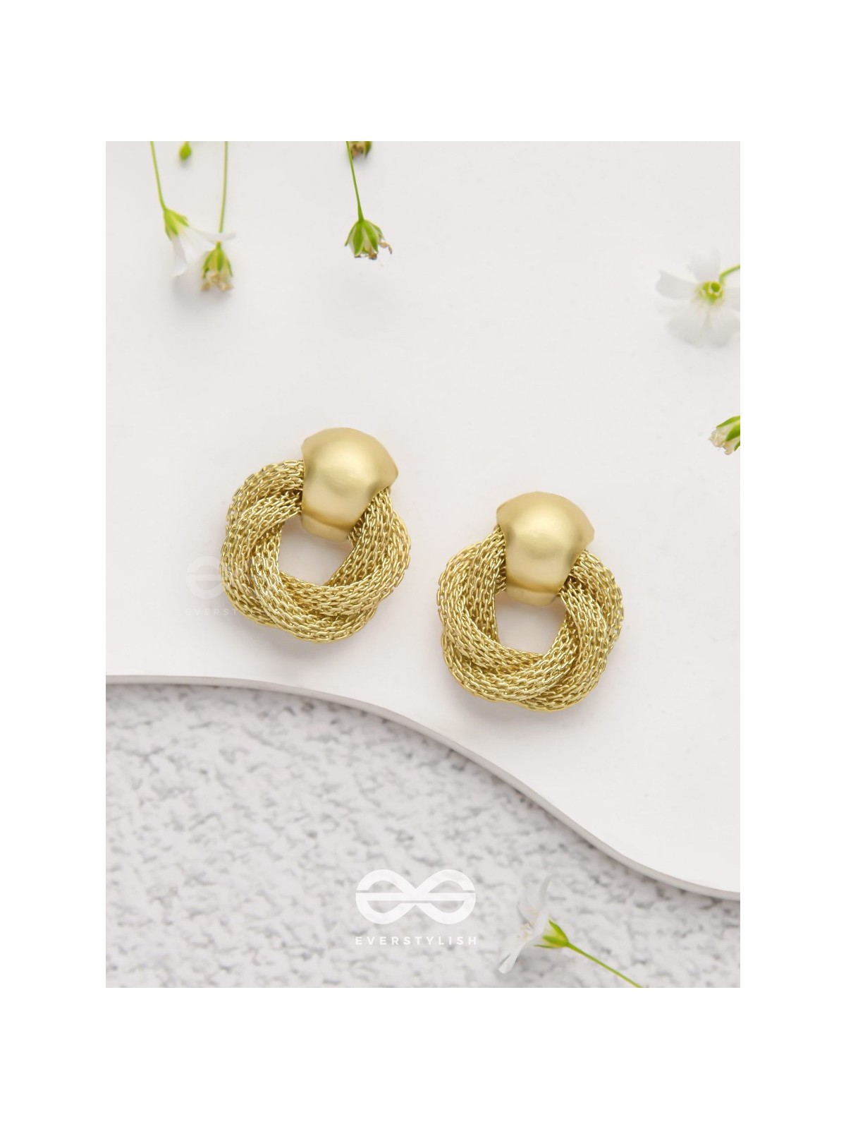 Knotted Elegance - Golden Earrings