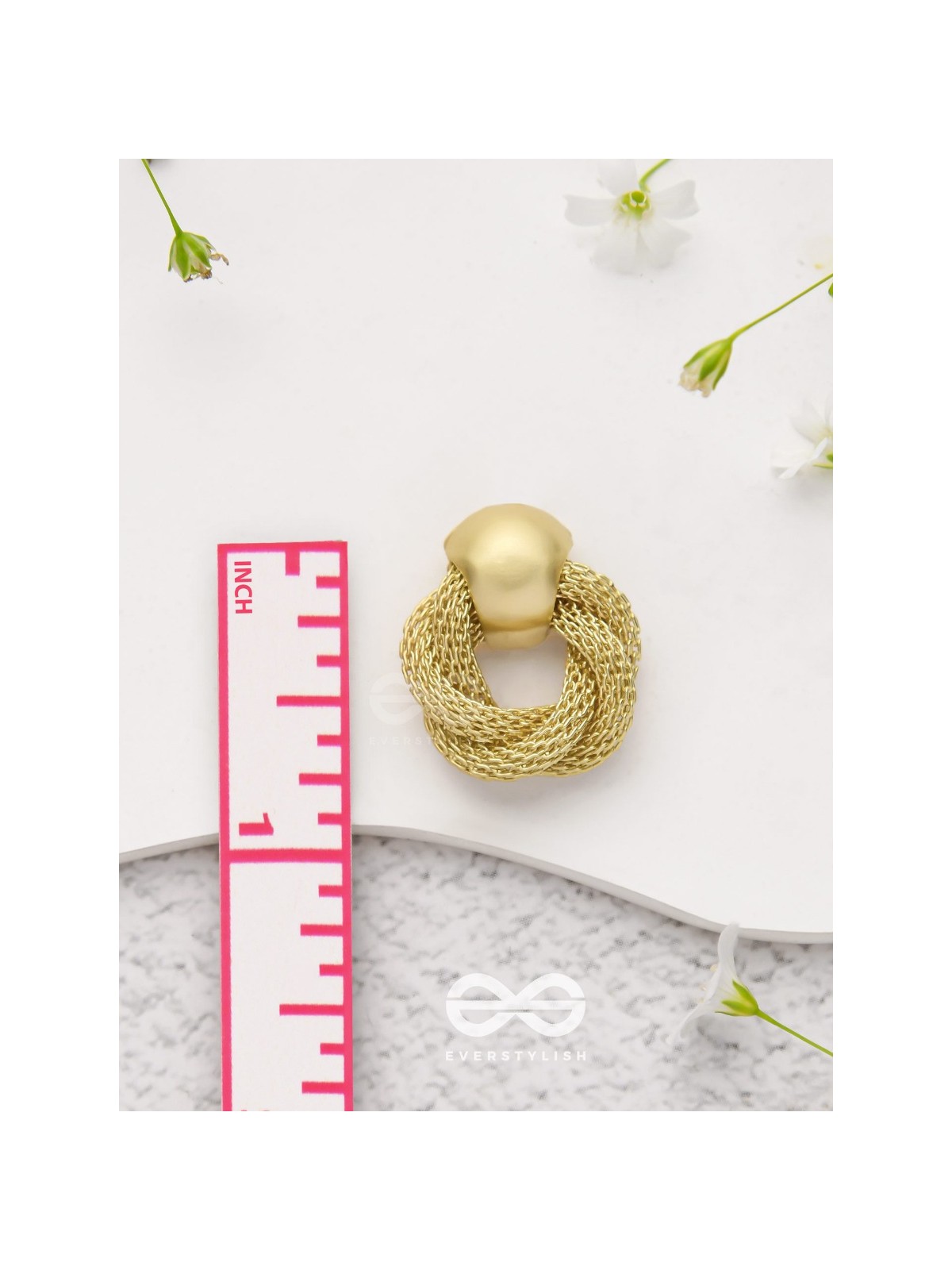 Knotted Elegance - Golden Earrings