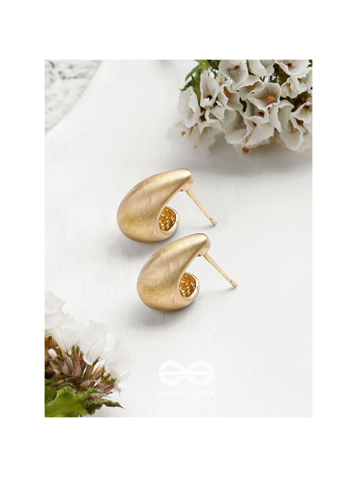 Rare Raindrops - Golden Earrings