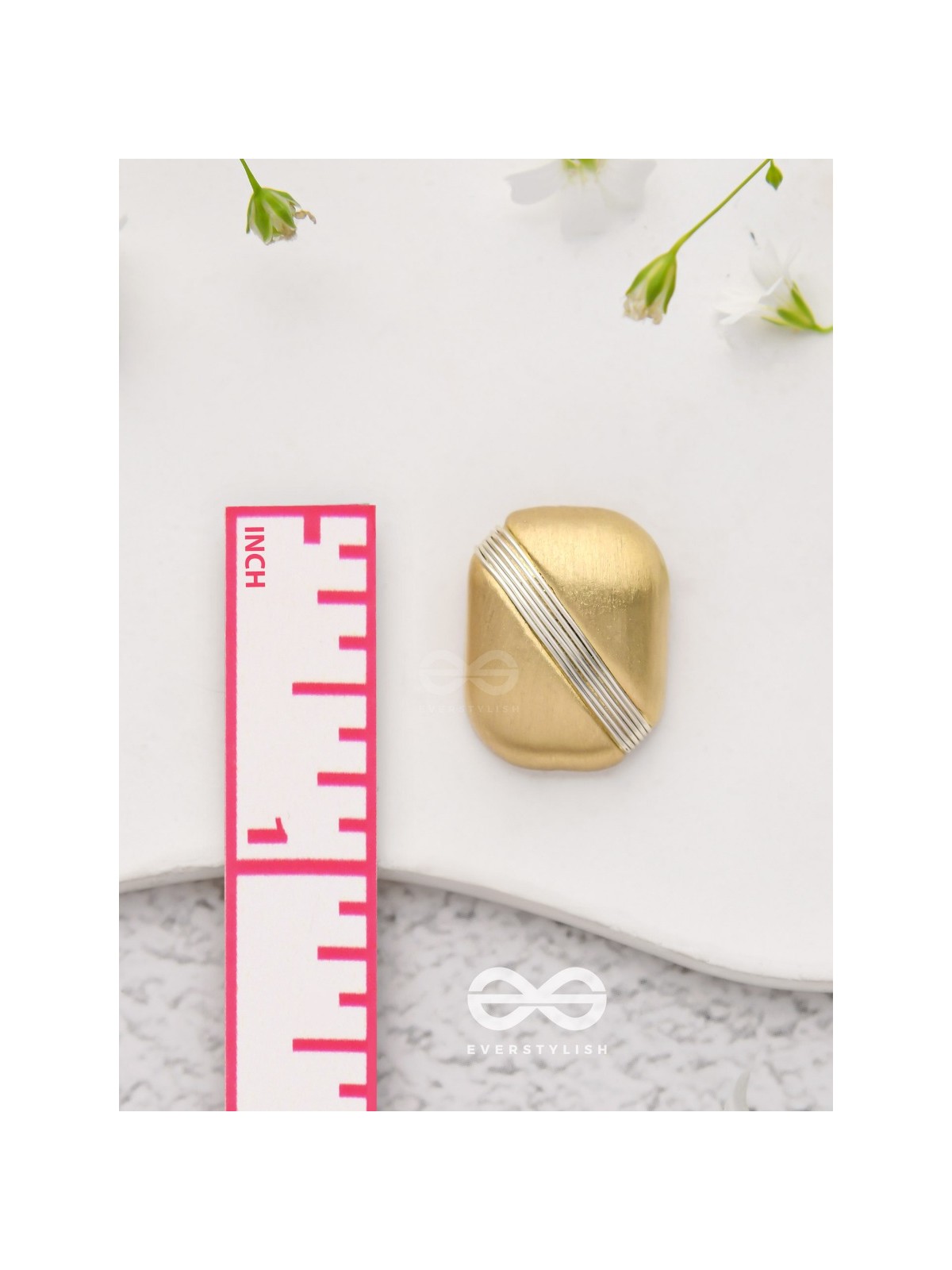 Classy Blocks - Golden Stud Earrings
