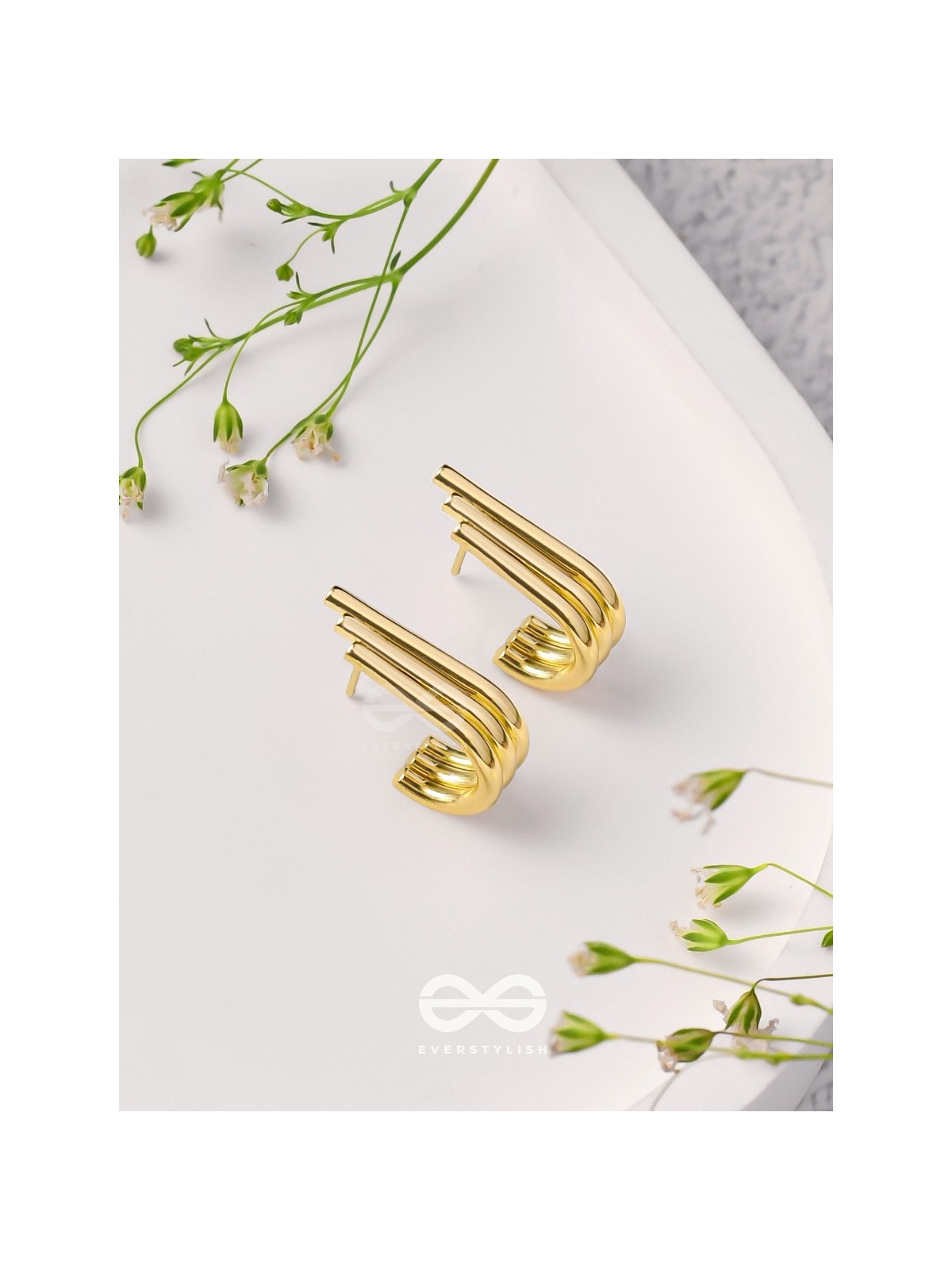 Brilliant Beams - Golden Earrings