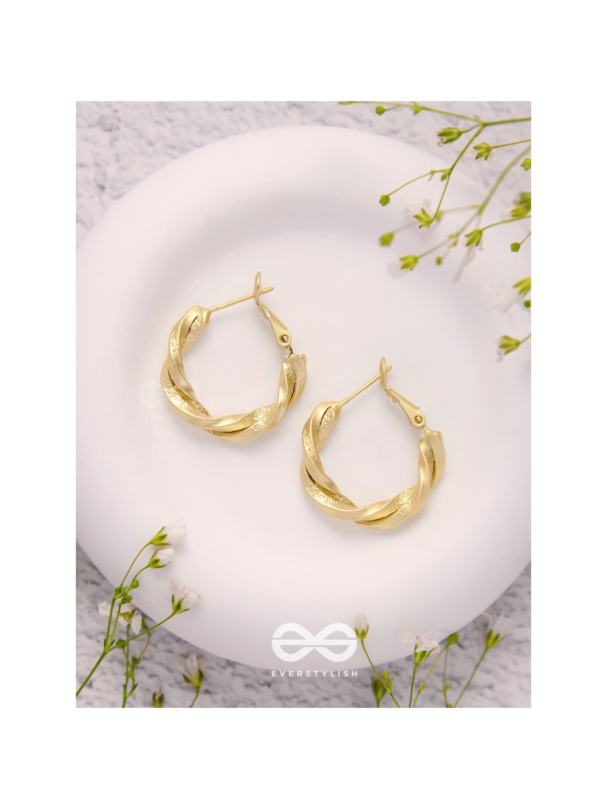 Twisted Story - Golden Hoop Earrings
